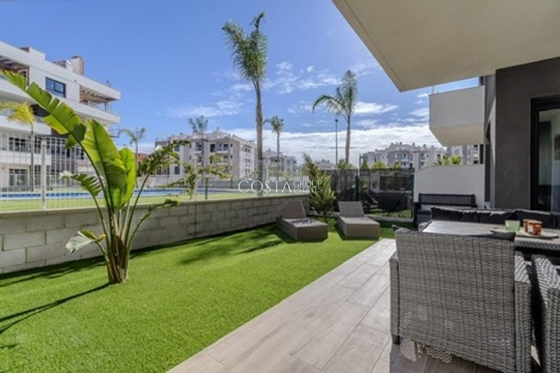 Resale - Apartments -
 - Las Filipinas