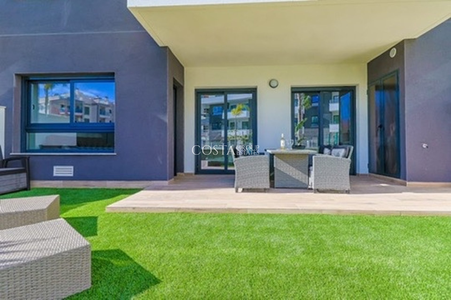 Resale - Apartments -
 - Las Filipinas