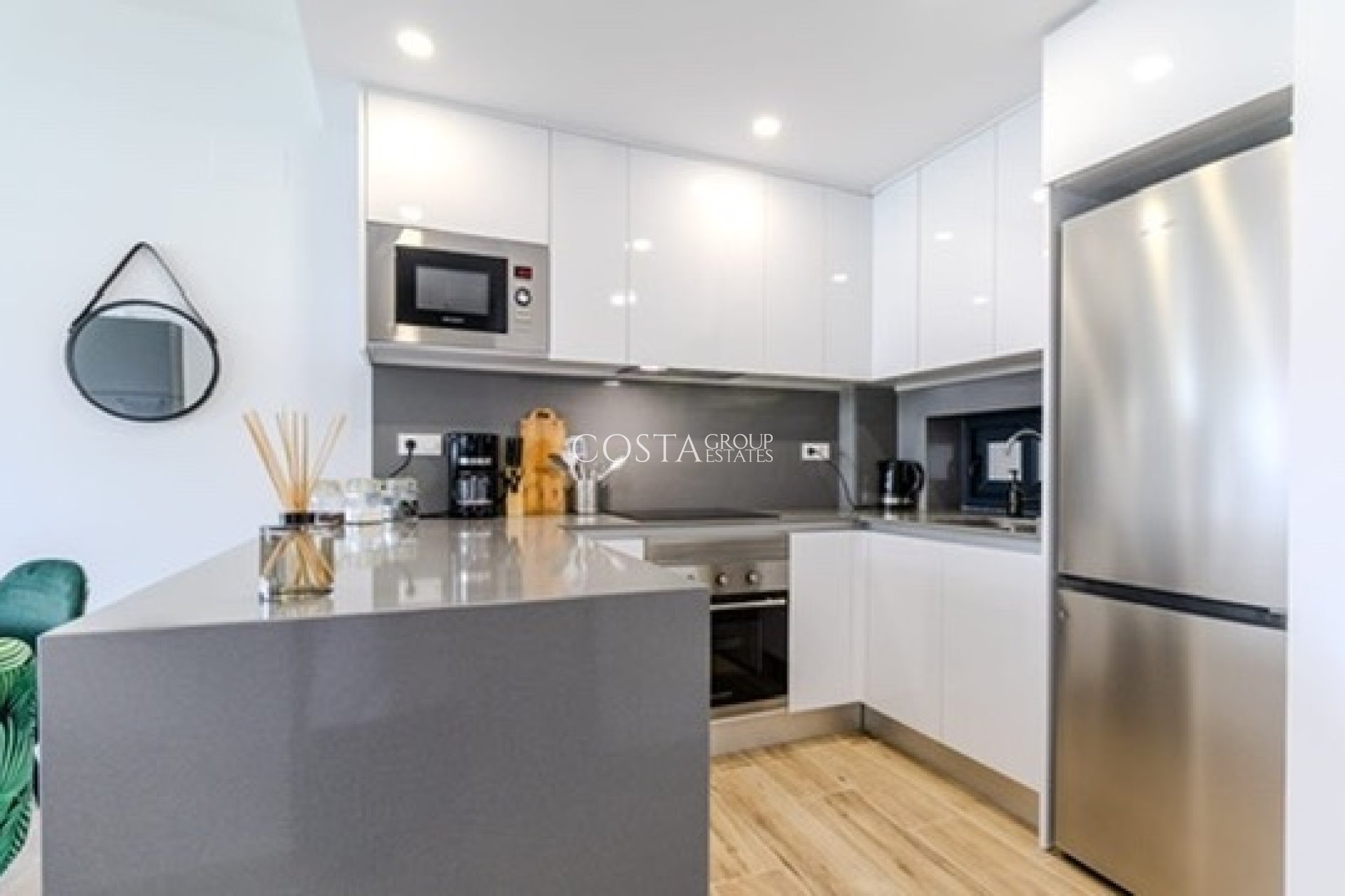 Resale - Apartments -
 - Las Filipinas