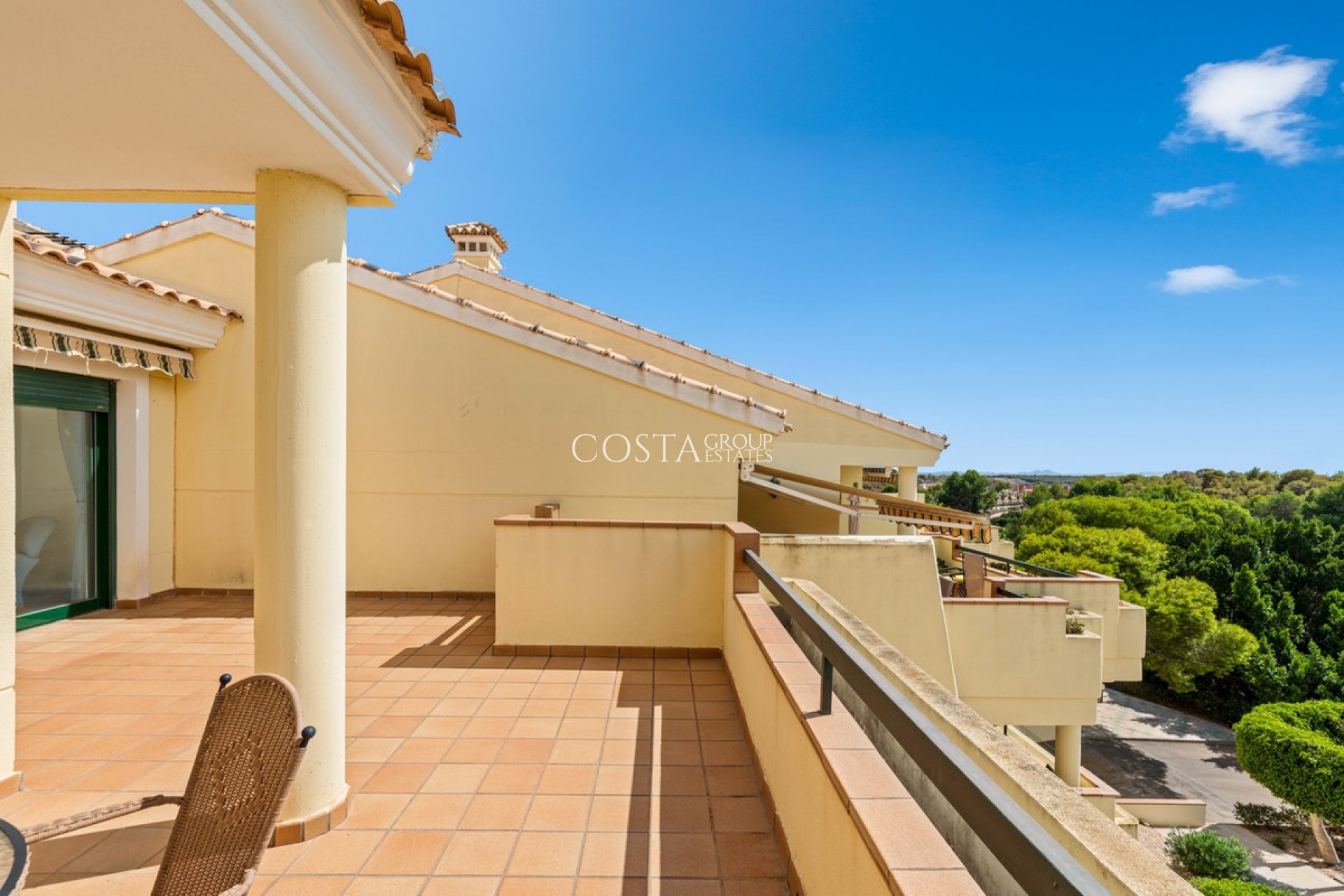 Resale - Apartments -
Orihuela - Campoamor