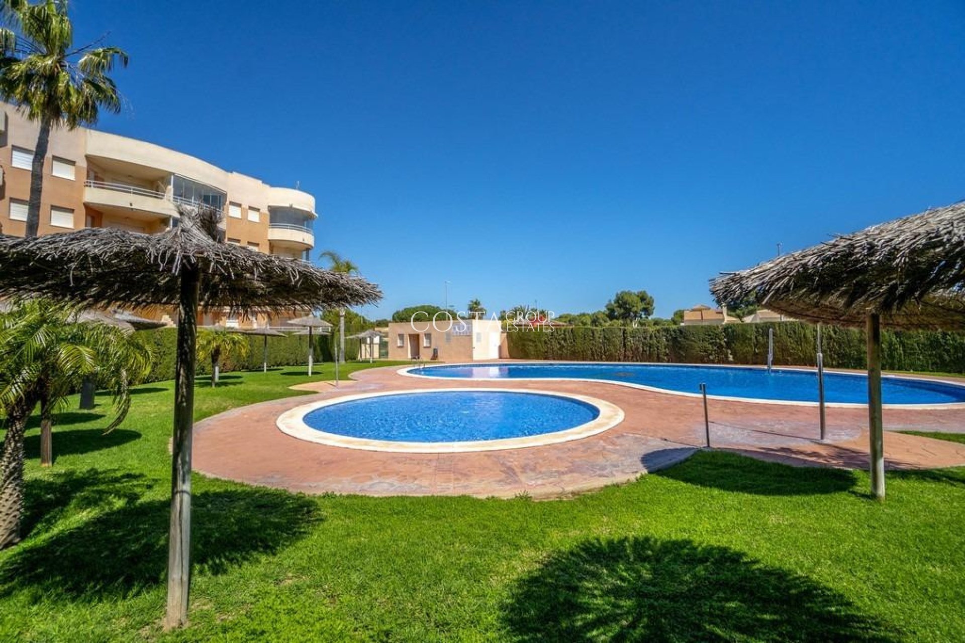 Resale - Apartments -
Orihuela - Campoamor