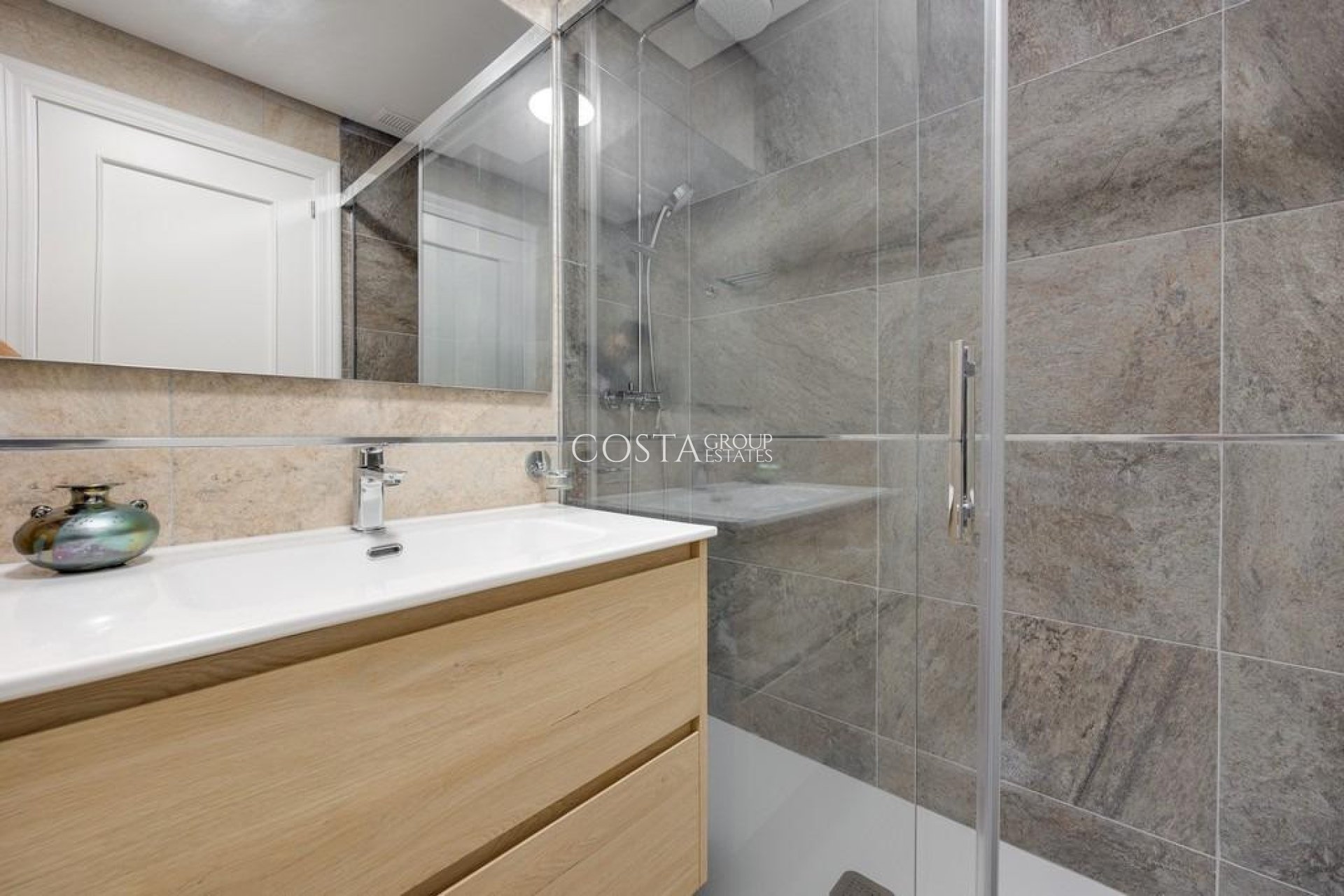 Resale - Apartments -
Orihuela - Campoamor