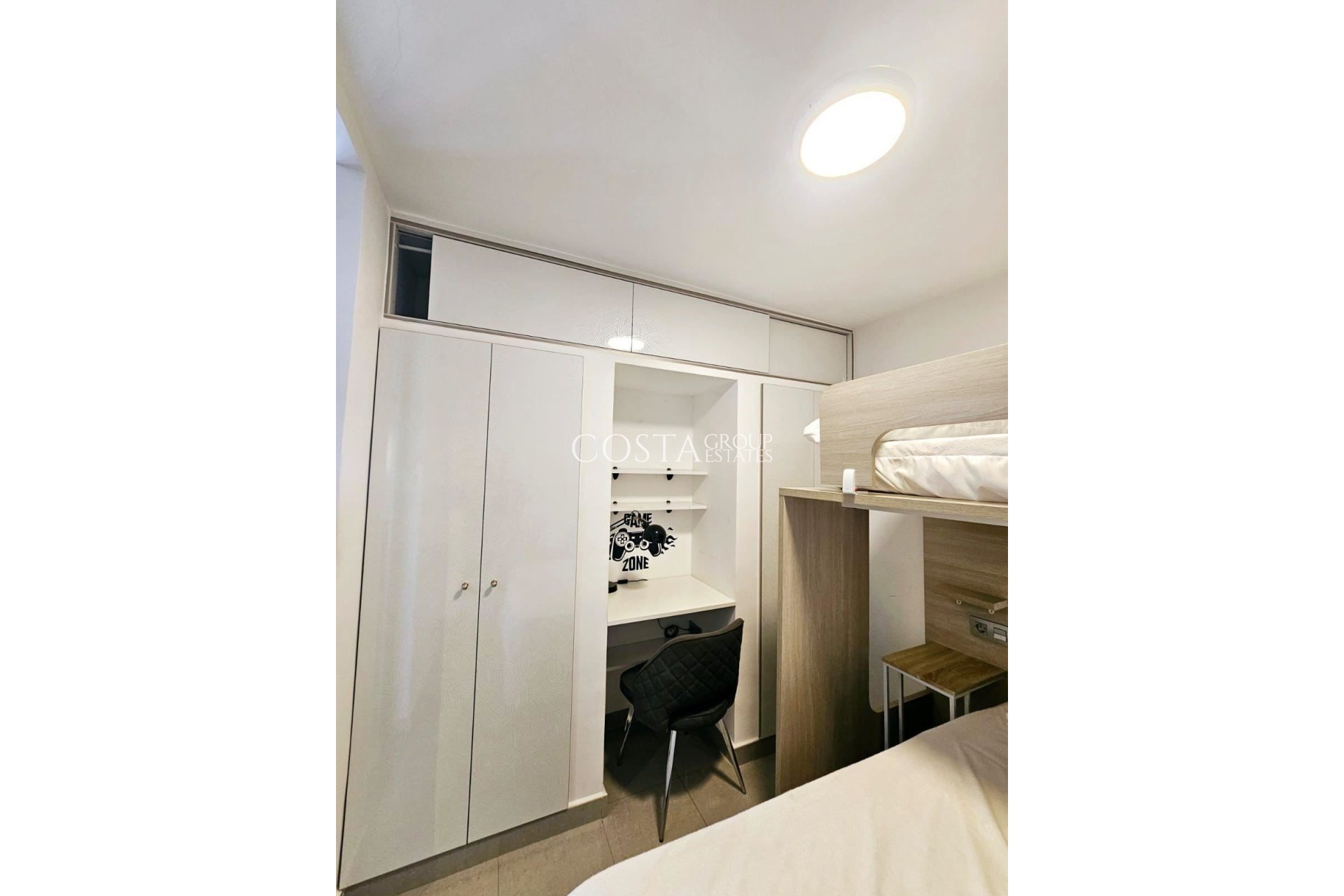 Resale - Apartments -
Orihuela - Campoamor