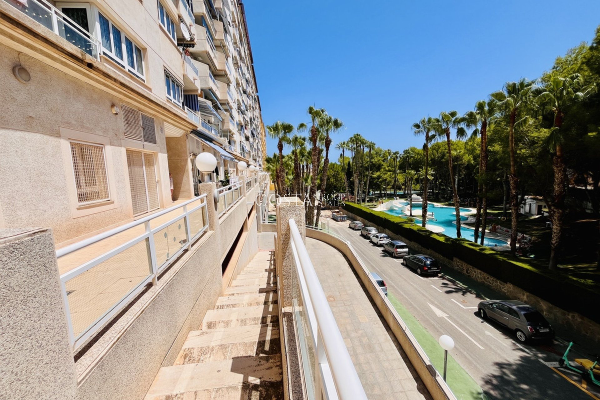 Resale - Apartments -
Orihuela Costa - Dehesa de Campoamor