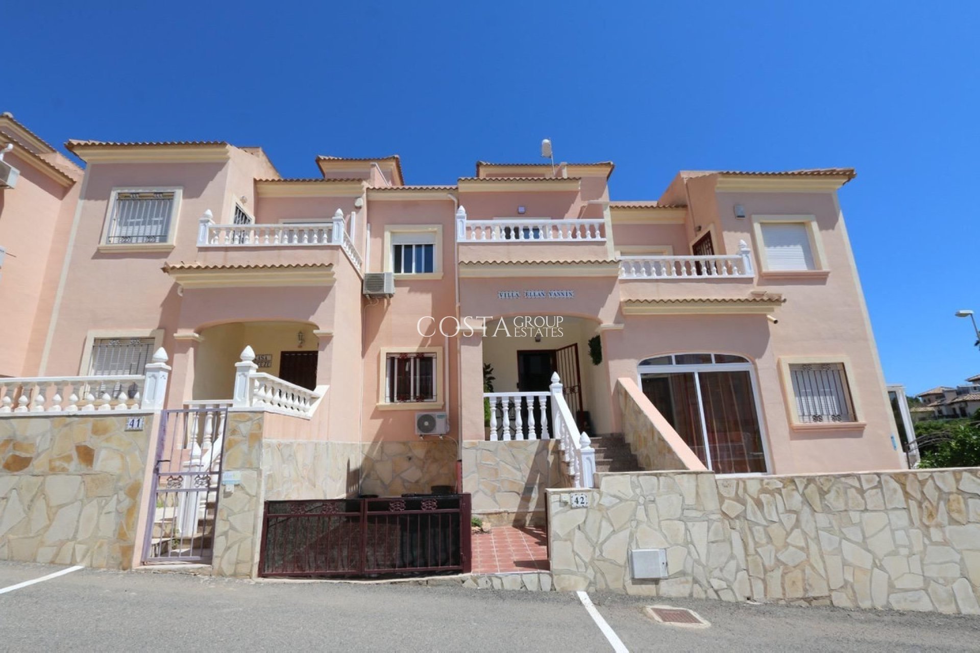 Resale - Apartments -
Orihuela Costa - La Florida