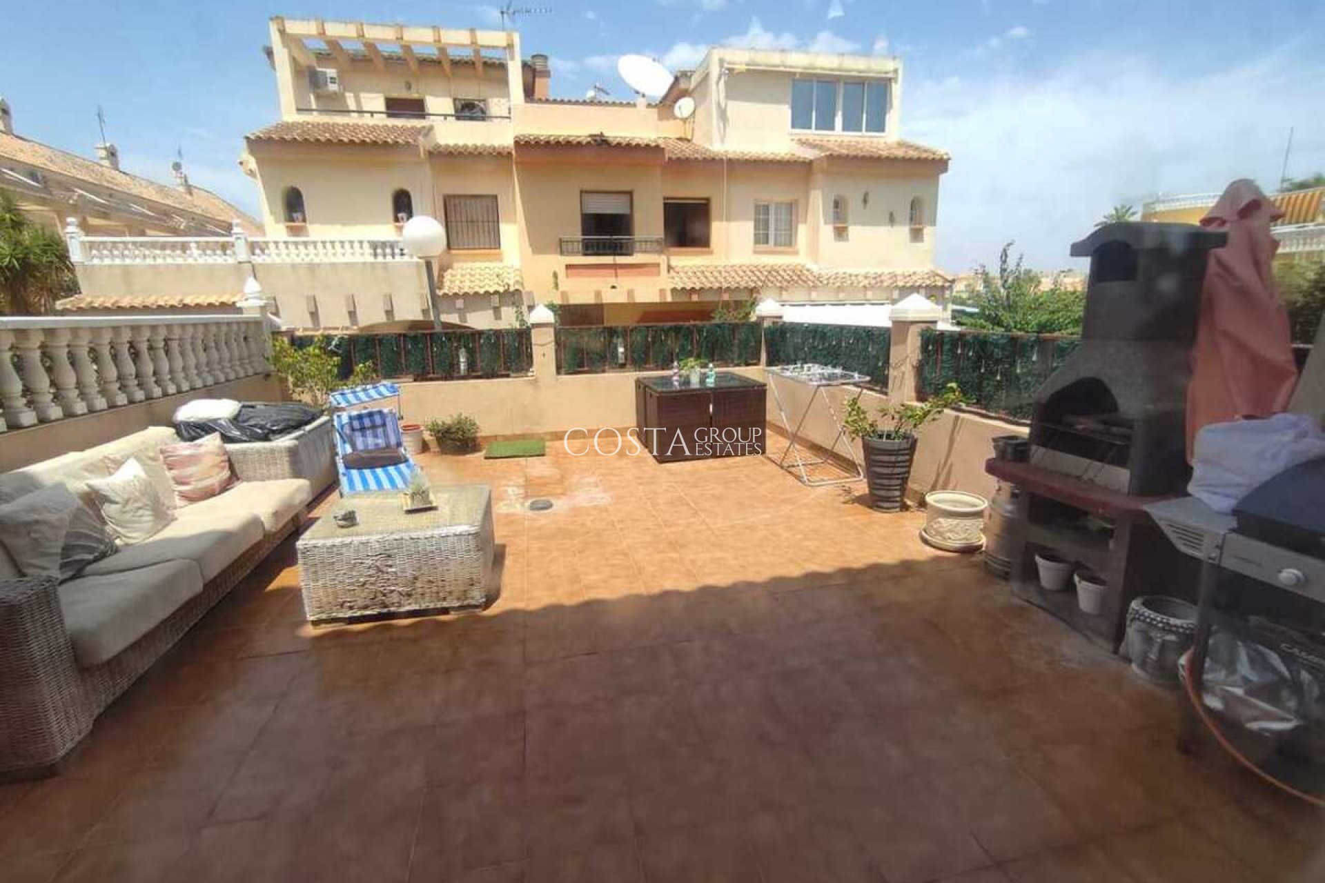 Resale - Apartments -
Orihuela Costa - La Florida