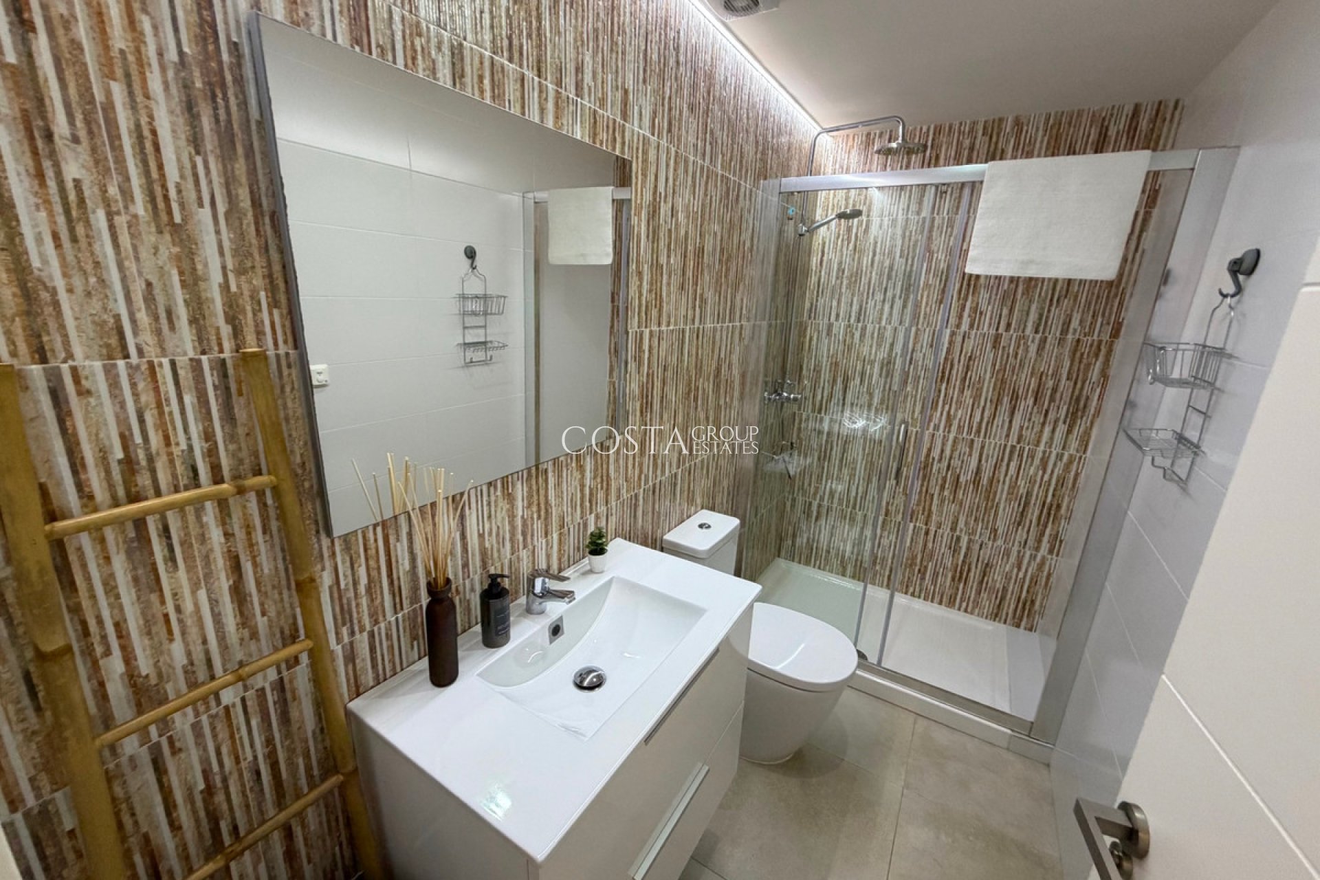 Resale - Apartments -
Orihuela Costa - La Florida