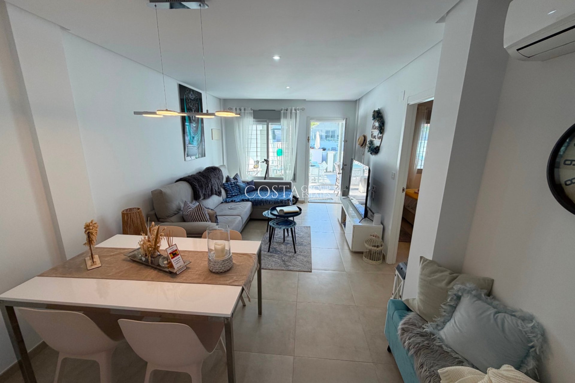 Resale - Apartments -
Orihuela Costa - La Florida