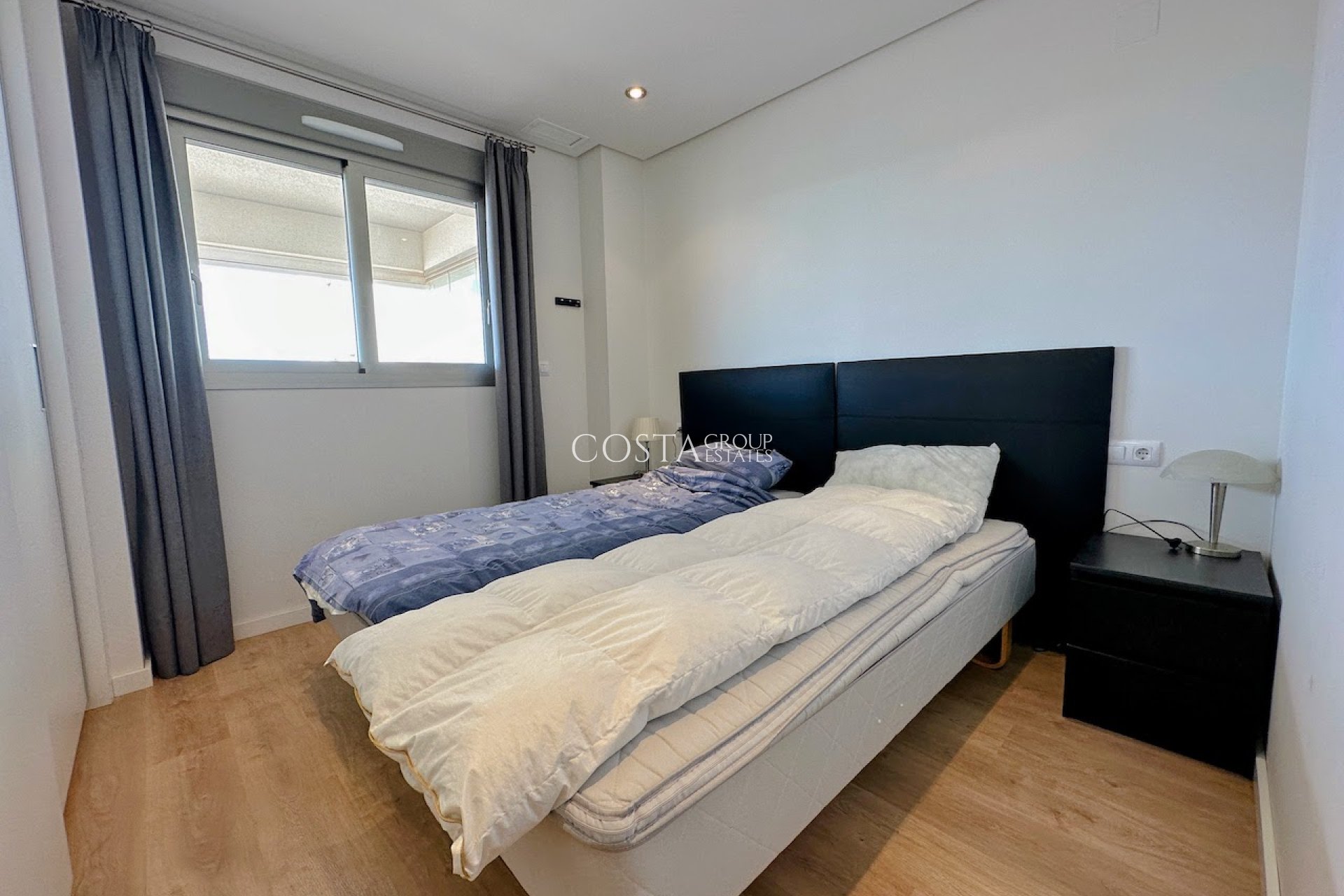 Resale - Apartments -
Orihuela Costa - La Zenia