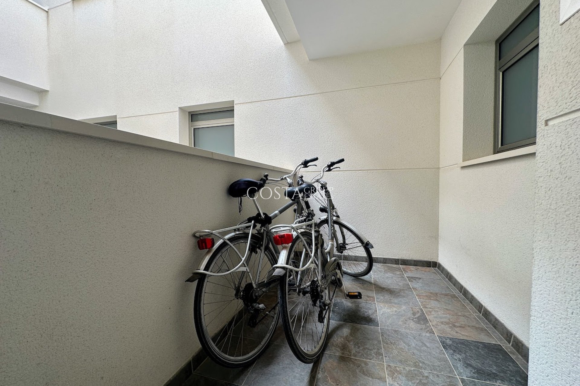 Resale - Apartments -
Orihuela Costa - La Zenia