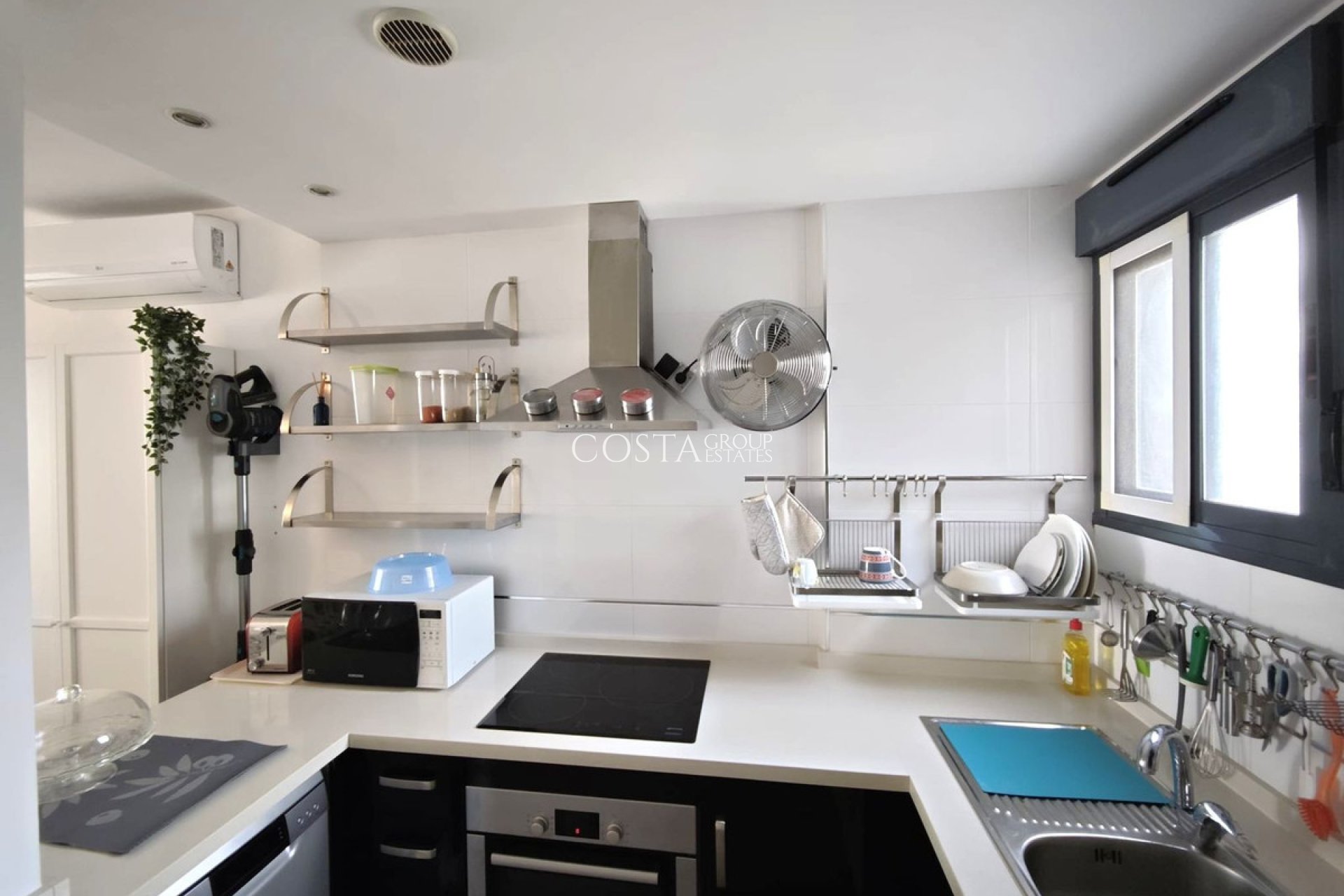 Resale - Apartments -
Orihuela Costa - La Zenia