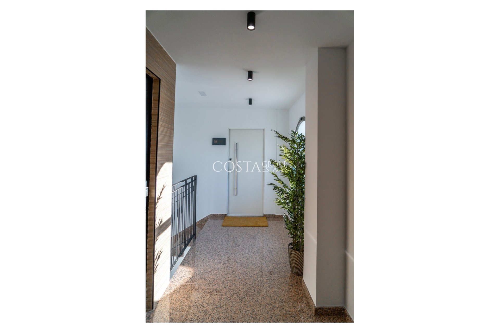 Resale - Apartments -
Orihuela Costa - La Zenia