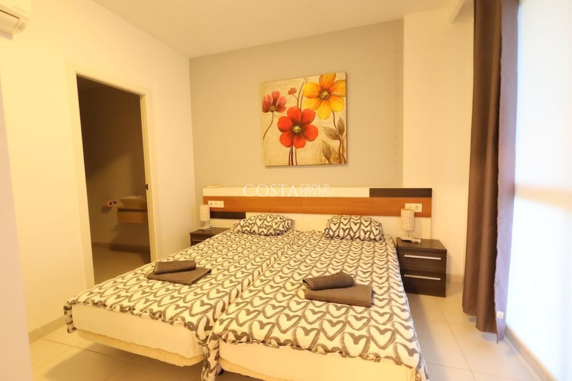 Resale - Apartments -
Orihuela Costa - La Zenia