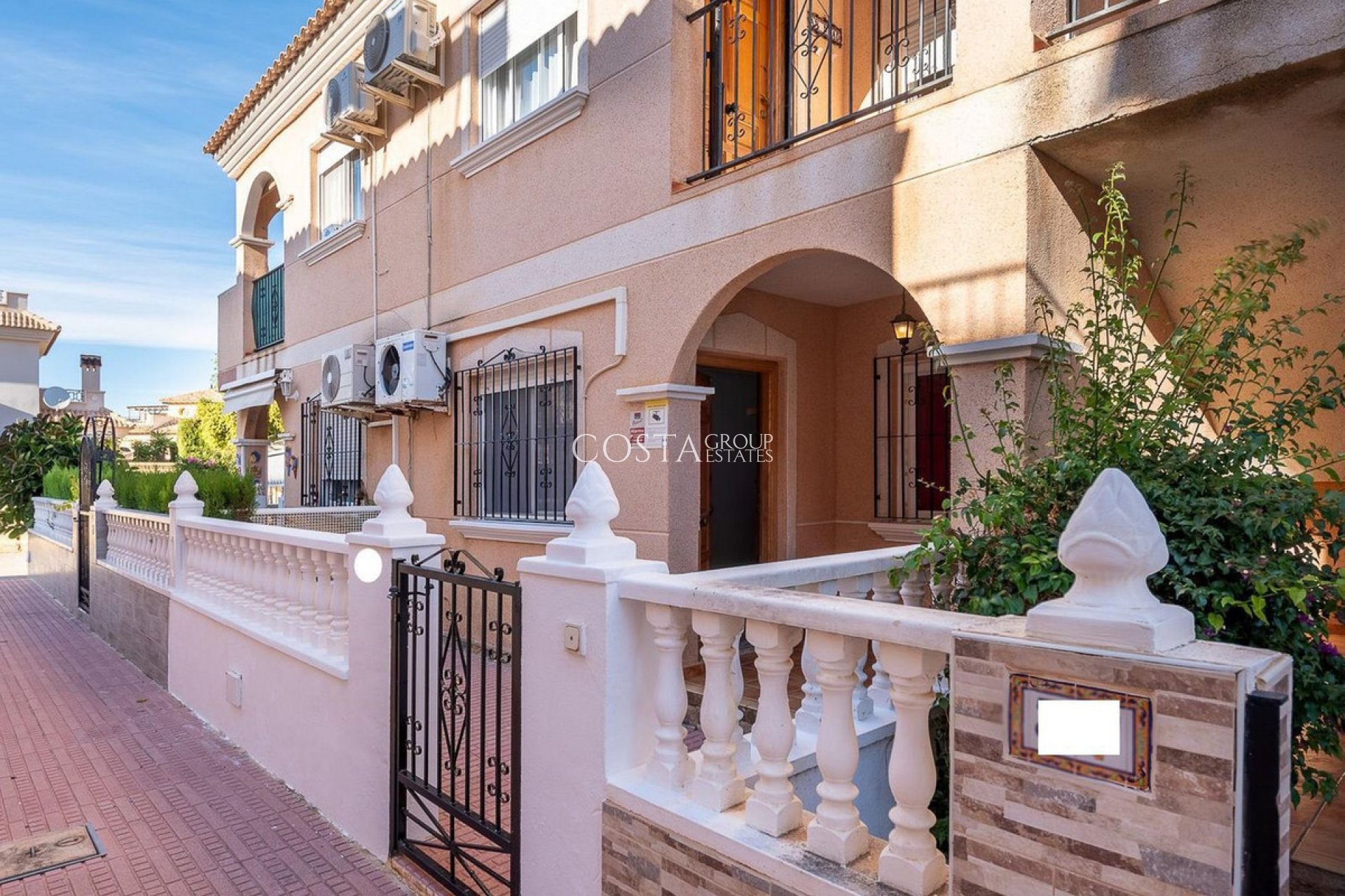 Resale - Apartments -
Orihuela Costa - La Zenia