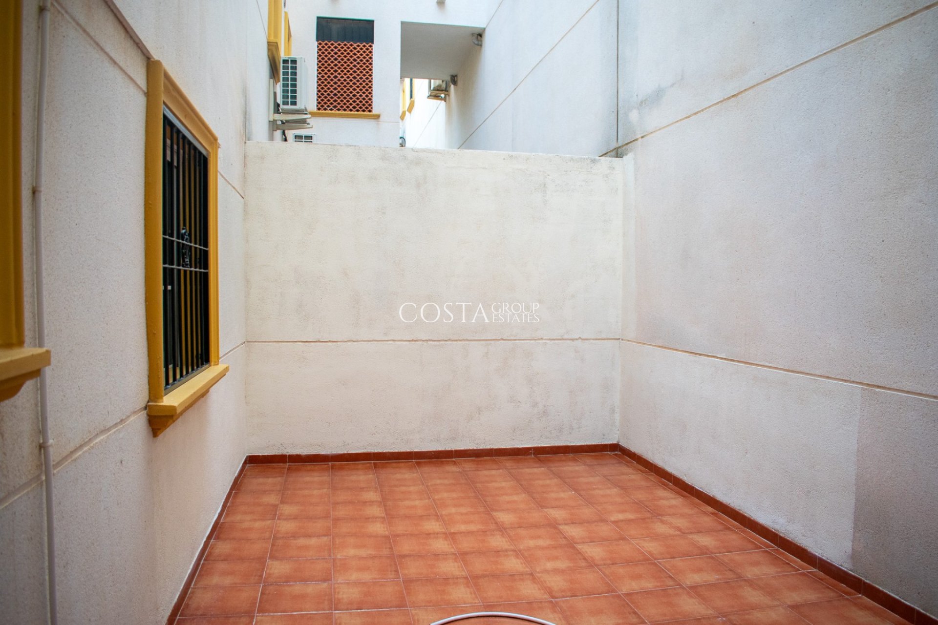 Resale - Apartments -
Orihuela Costa - Los Dolses