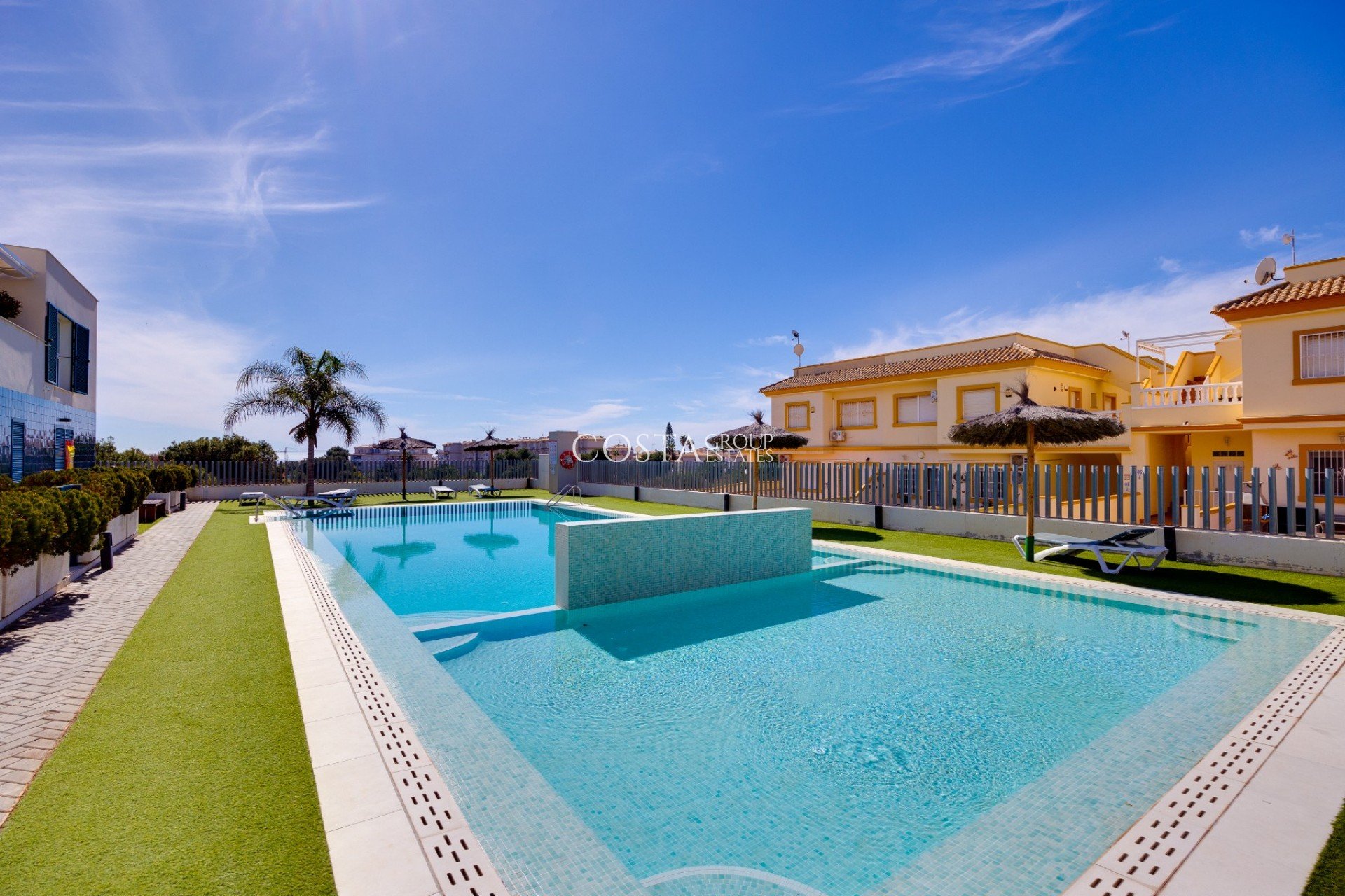 Resale - Apartments -
Orihuela Costa - Playa Flamenca