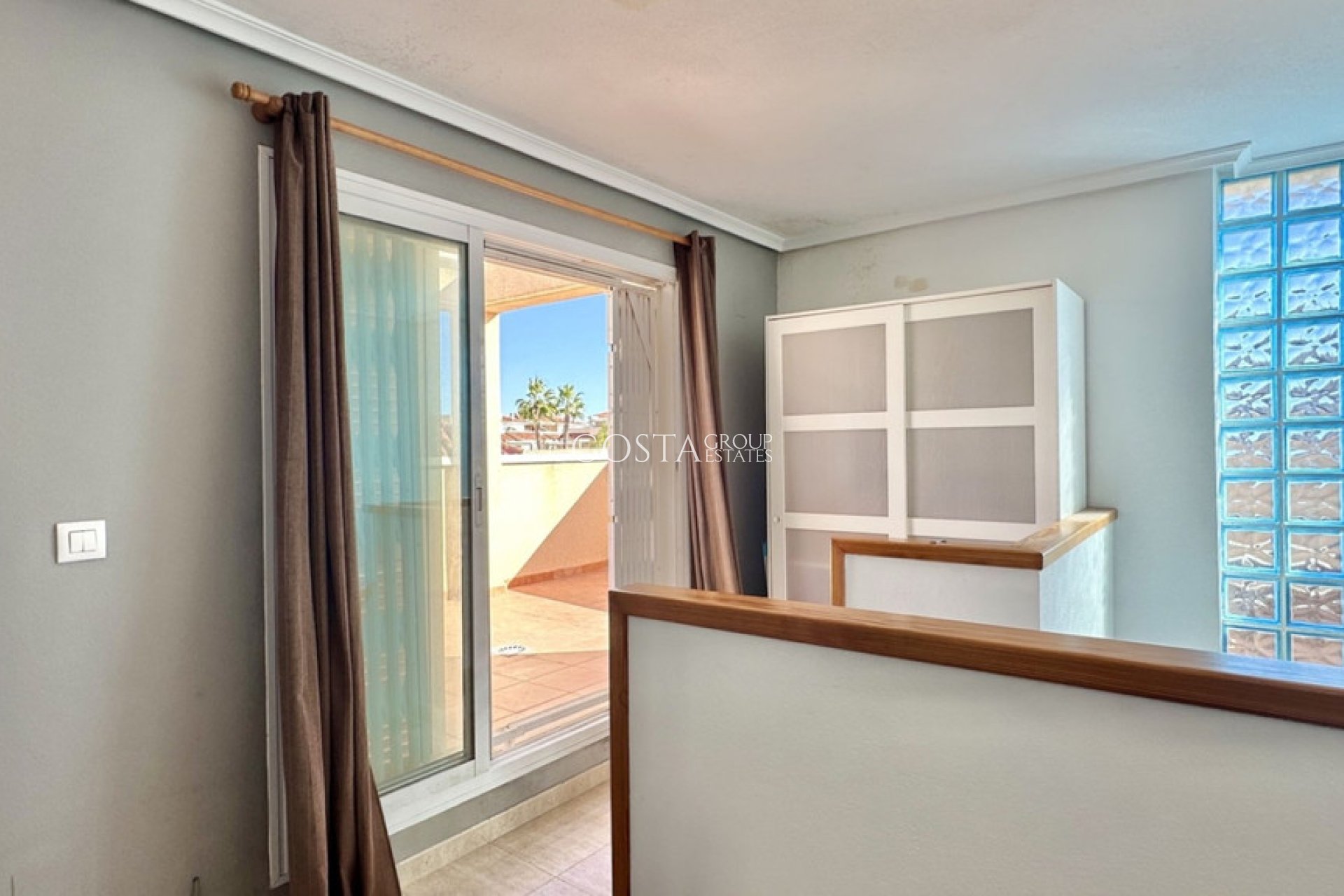 Resale - Apartments -
Orihuela Costa - Playa Flamenca