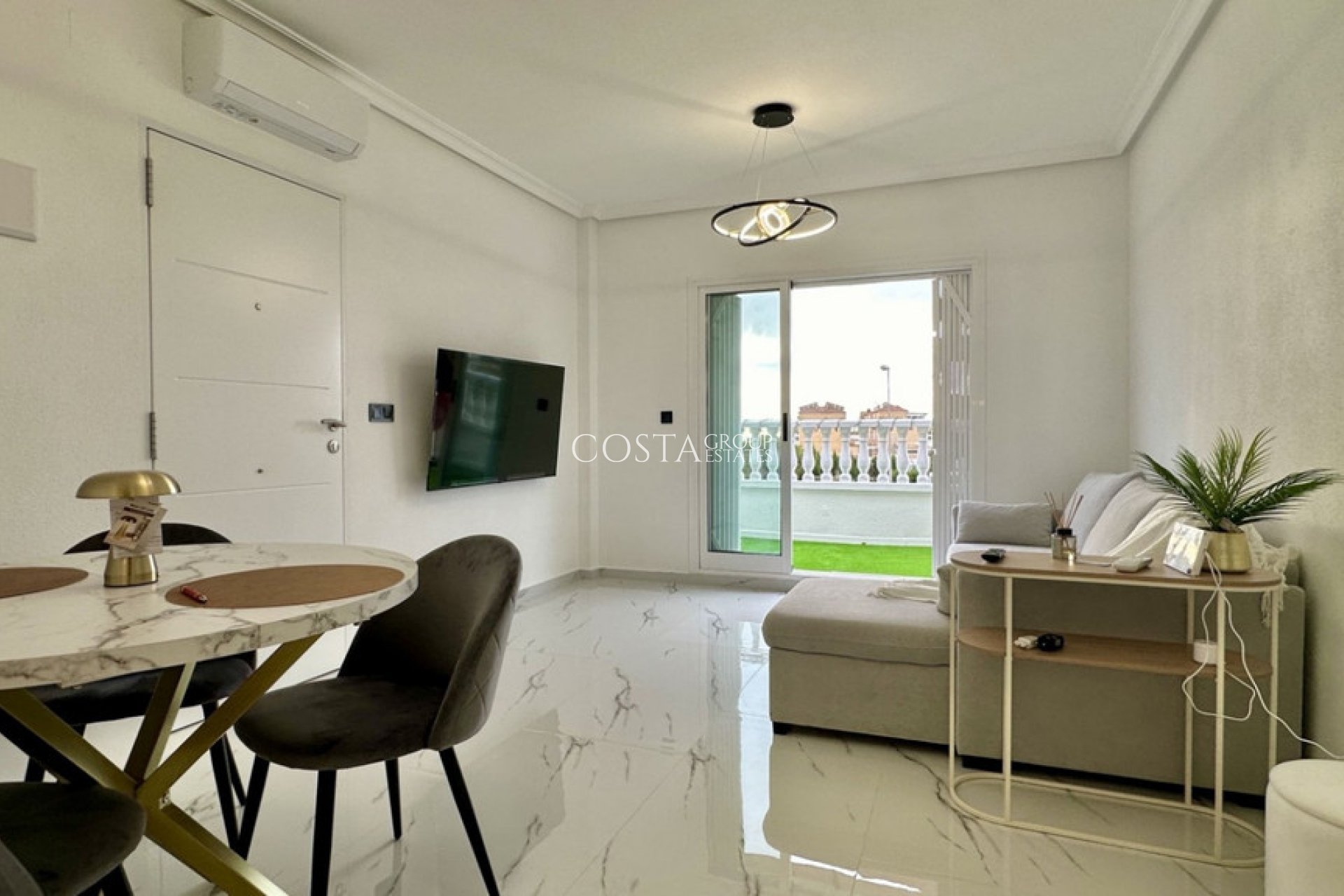 Resale - Apartments -
Orihuela Costa - Playa Flamenca