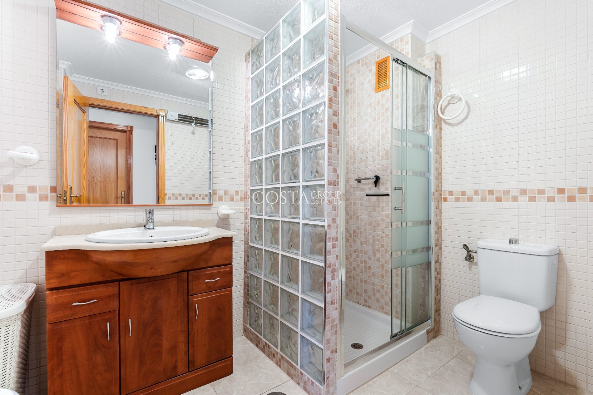 Resale - Apartments -
Orihuela Costa - Playa Flamenca