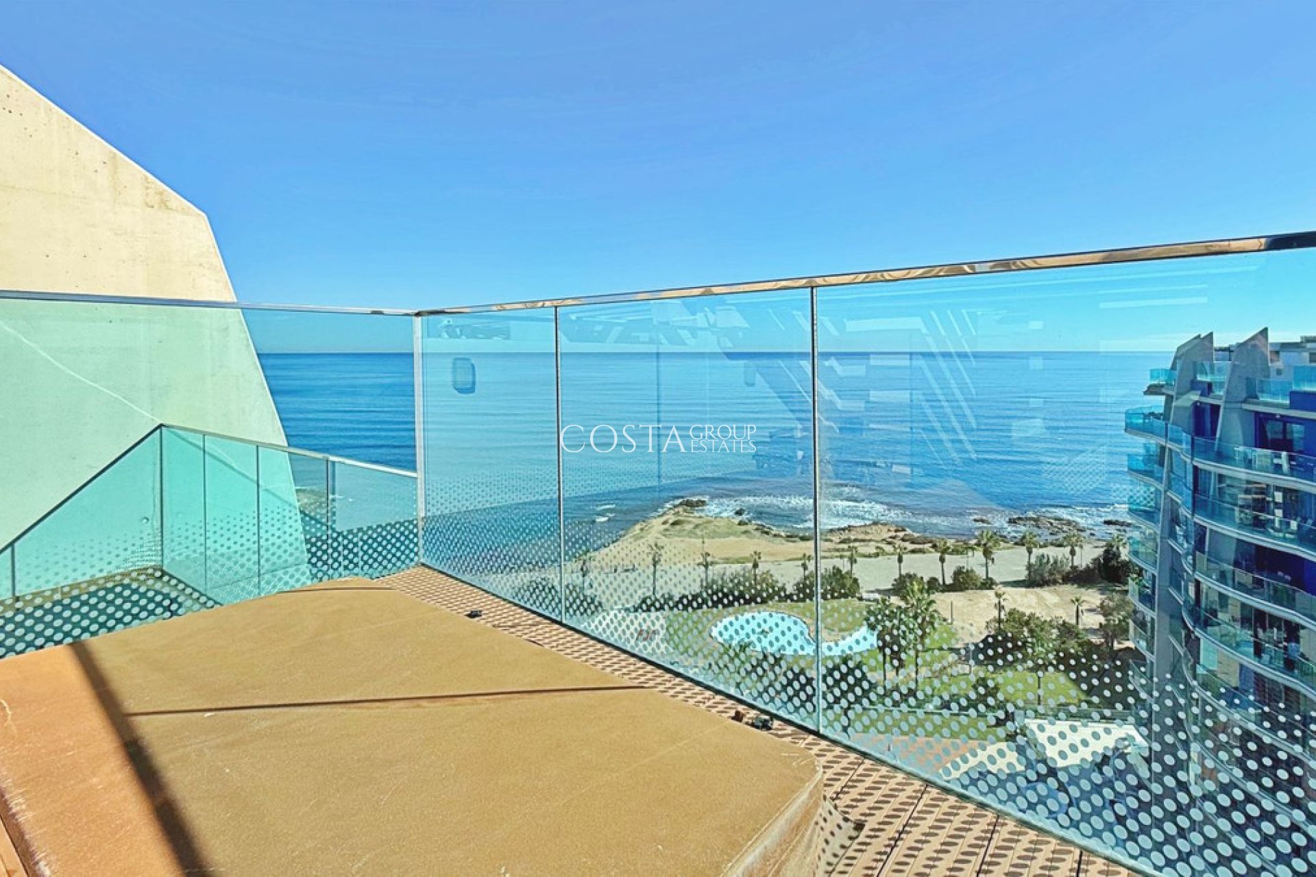 Resale - Apartments -
Orihuela Costa - Punta Prima