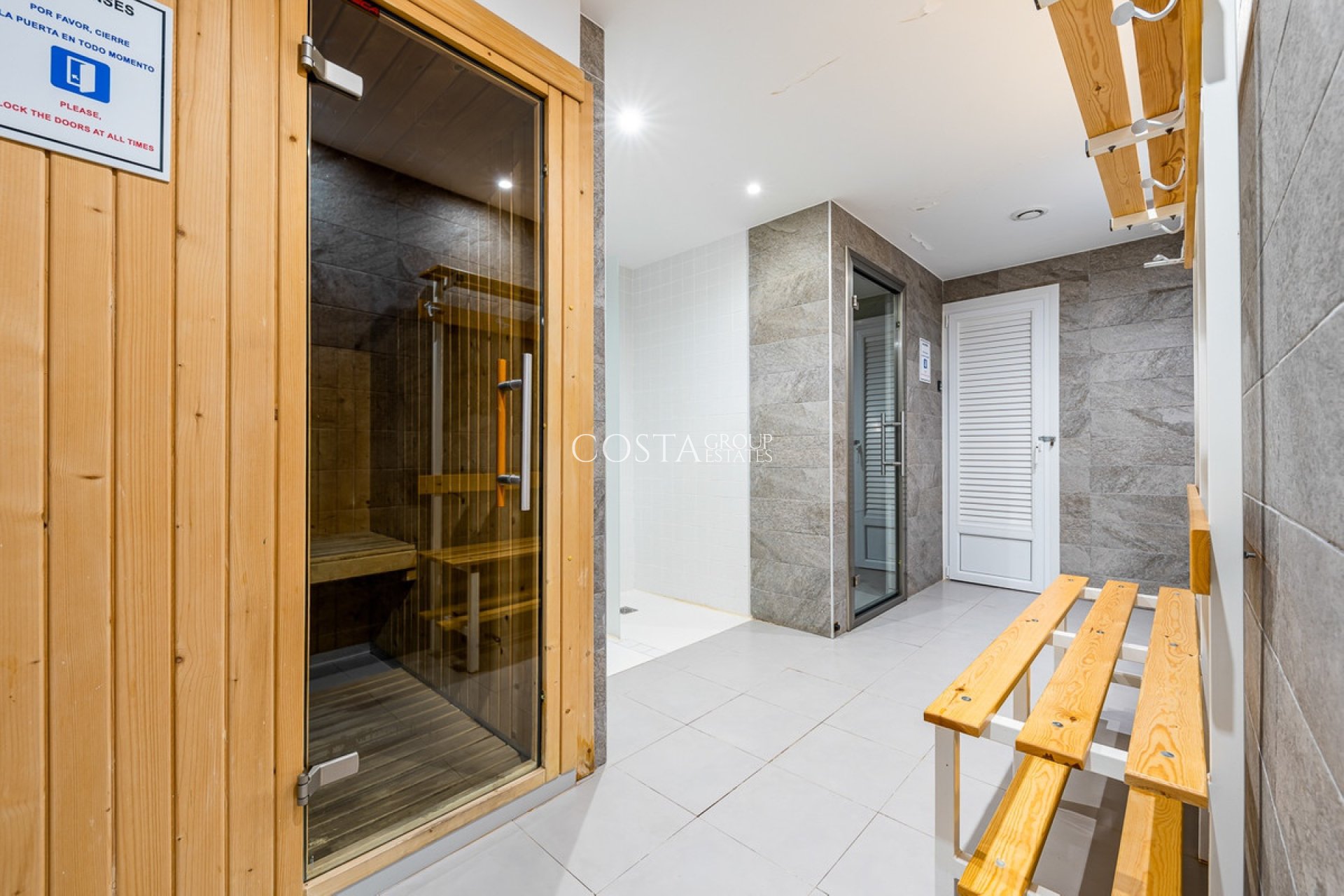 Resale - Apartments -
Orihuela Costa - Punta Prima