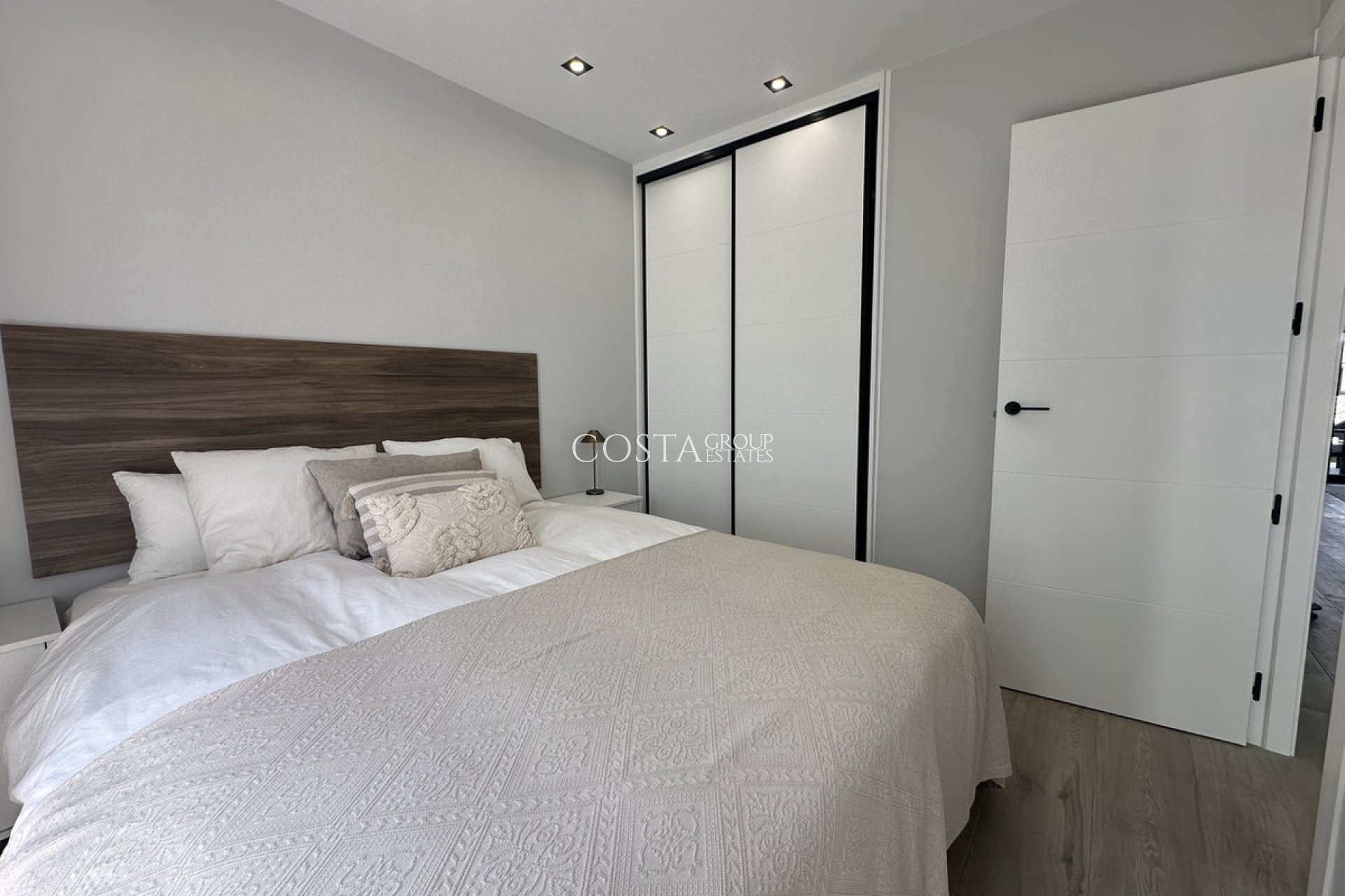 Resale - Apartments -
Orihuela Costa - Punta Prima