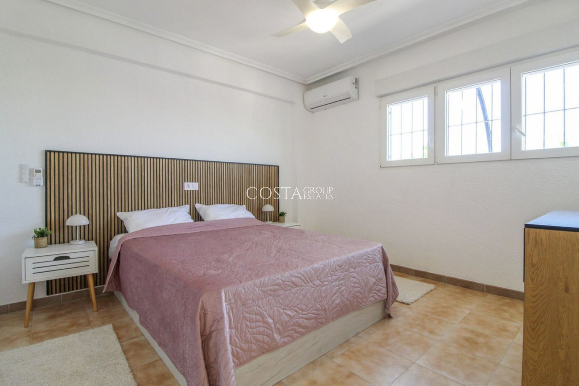 Resale - Apartments -
Orihuela Costa - Punta Prima