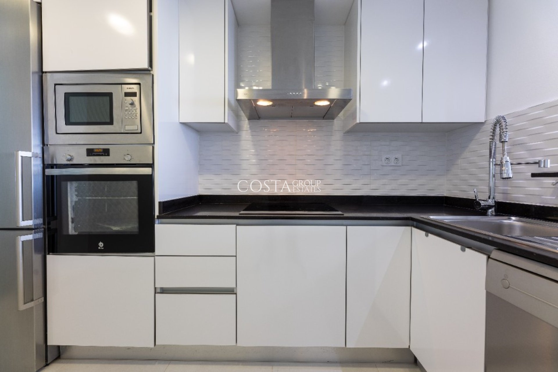 Resale - Apartments -
Orihuela Costa - Punta Prima