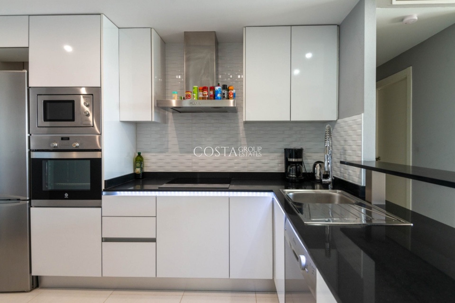 Resale - Apartments -
Orihuela Costa - Punta Prima