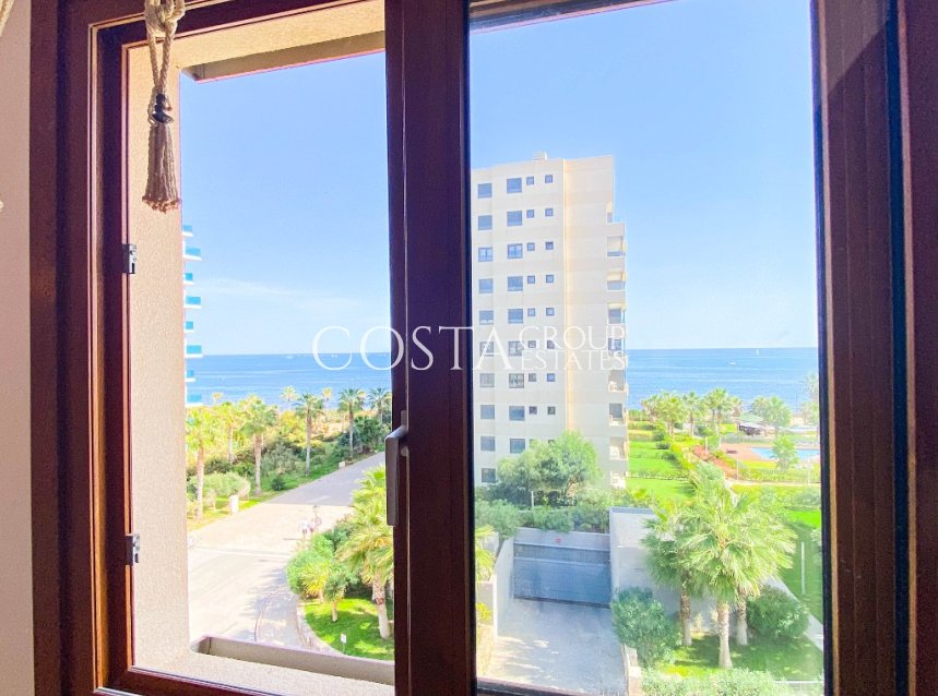 Resale - Apartments -
Orihuela Costa - Punta Prima