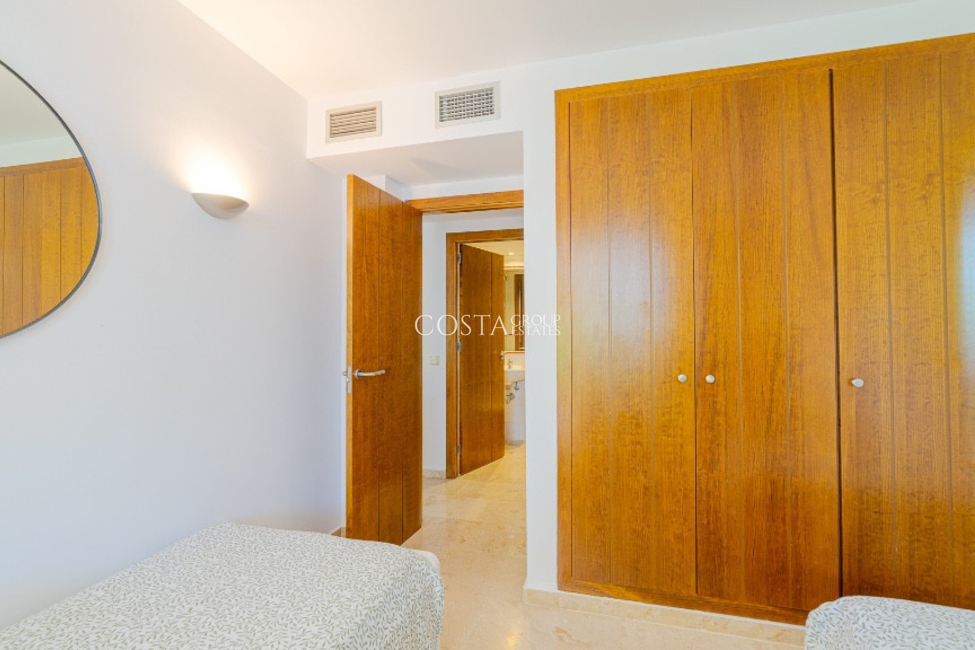 Resale - Apartments -
Orihuela Costa - Punta Prima