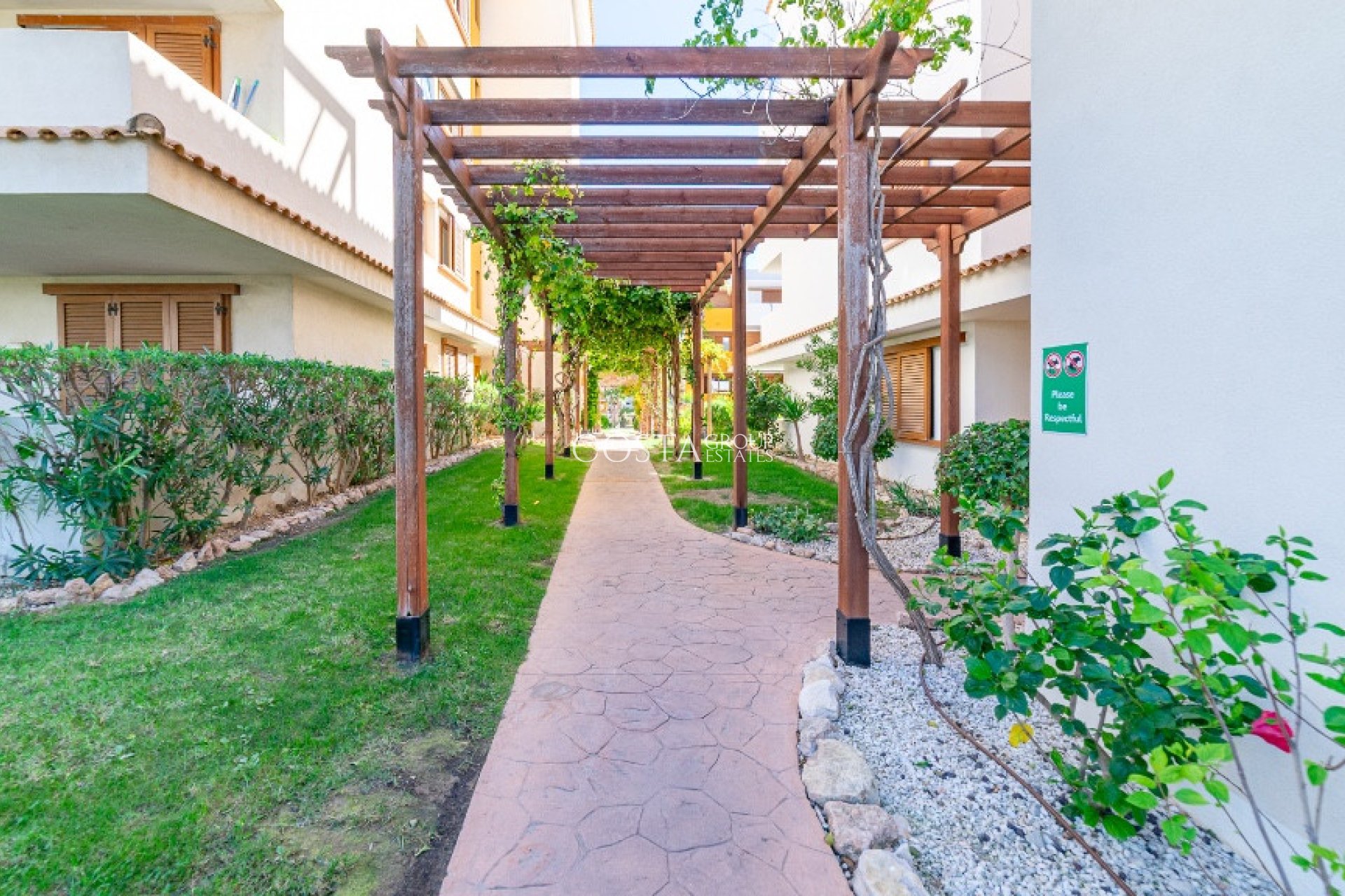 Resale - Apartments -
Orihuela Costa - Punta Prima