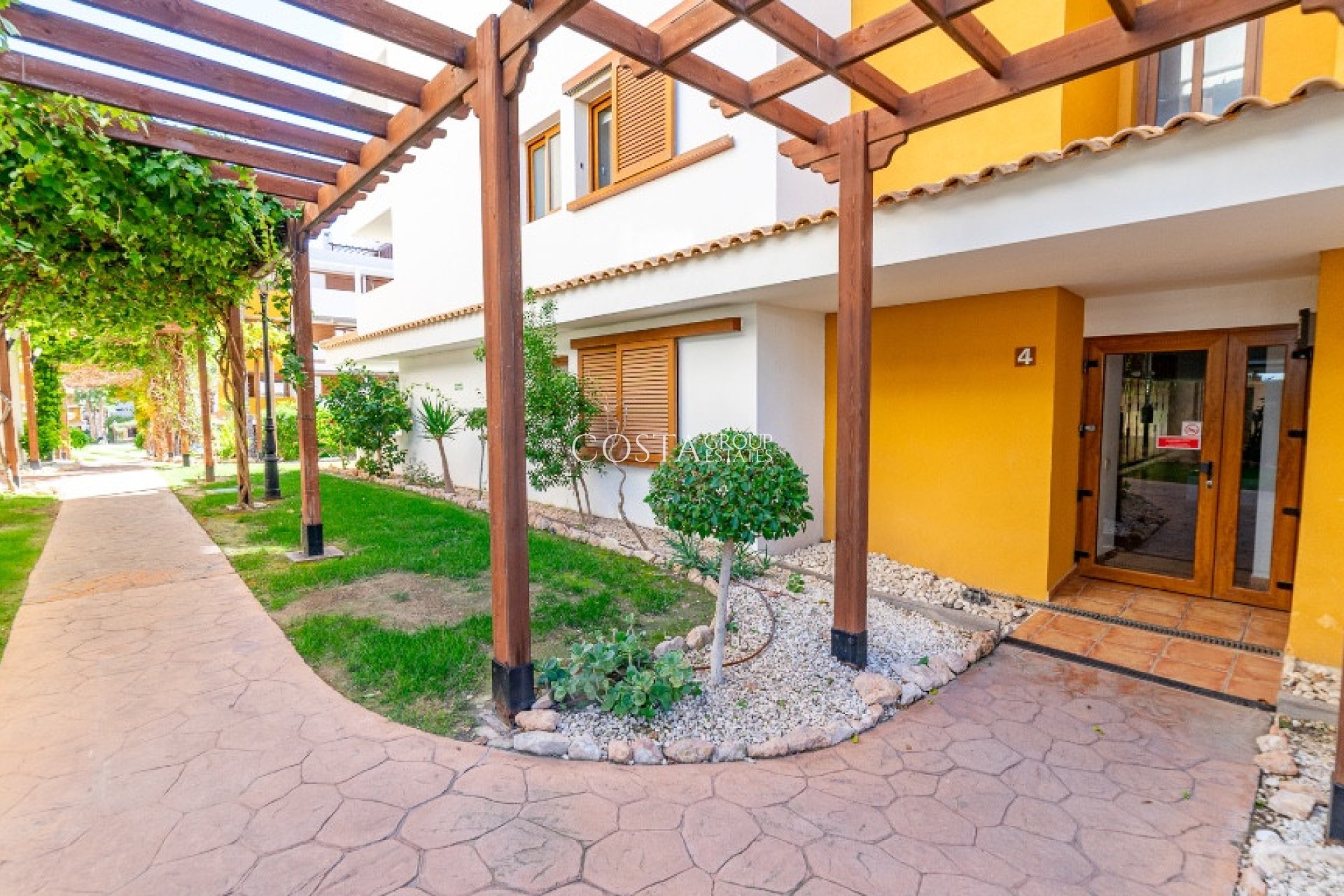 Resale - Apartments -
Orihuela Costa - Punta Prima