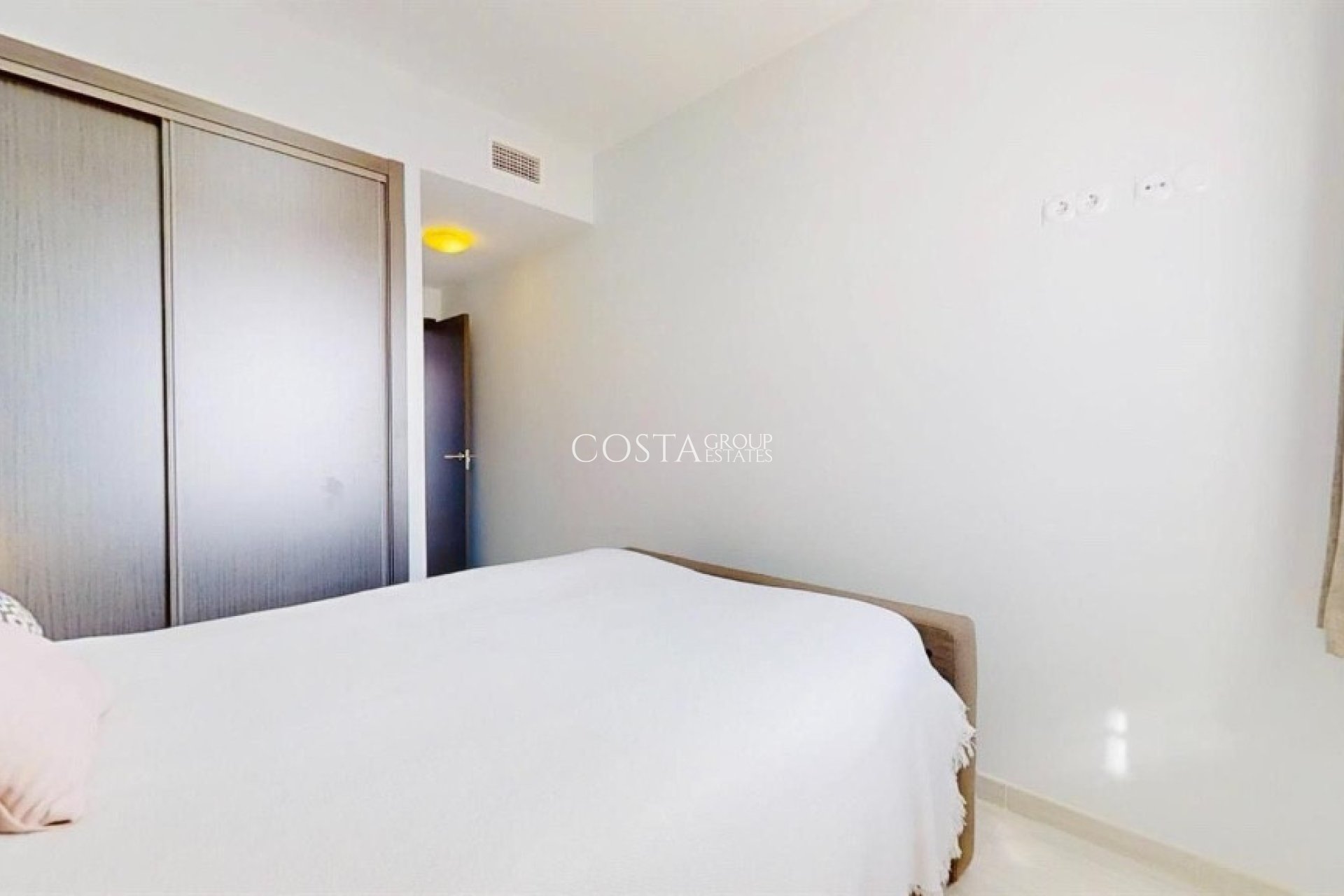 Resale - Apartments -
Orihuela Costa - Punta Prima