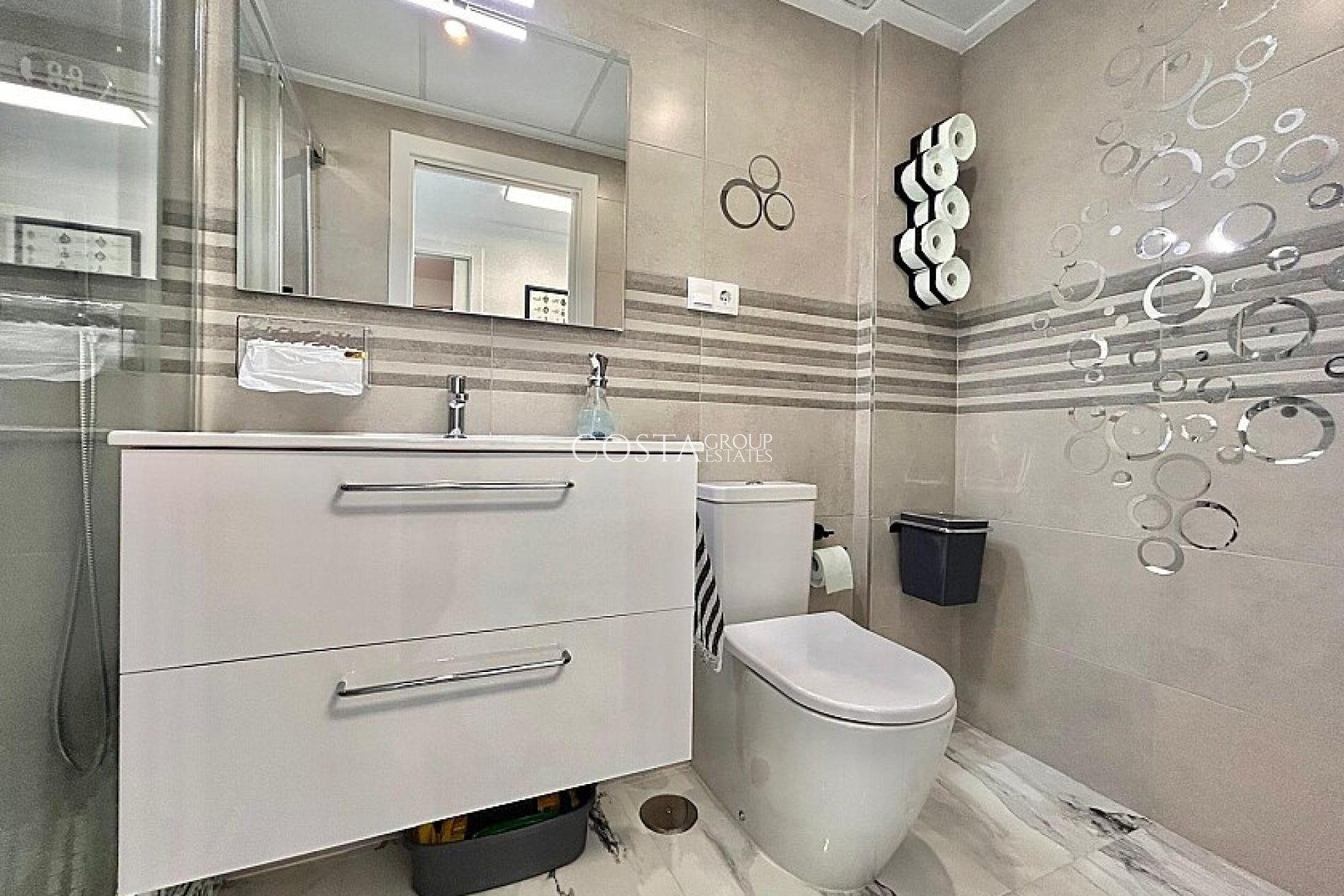 Resale - Apartments -
Orihuela Costa - Villamartin