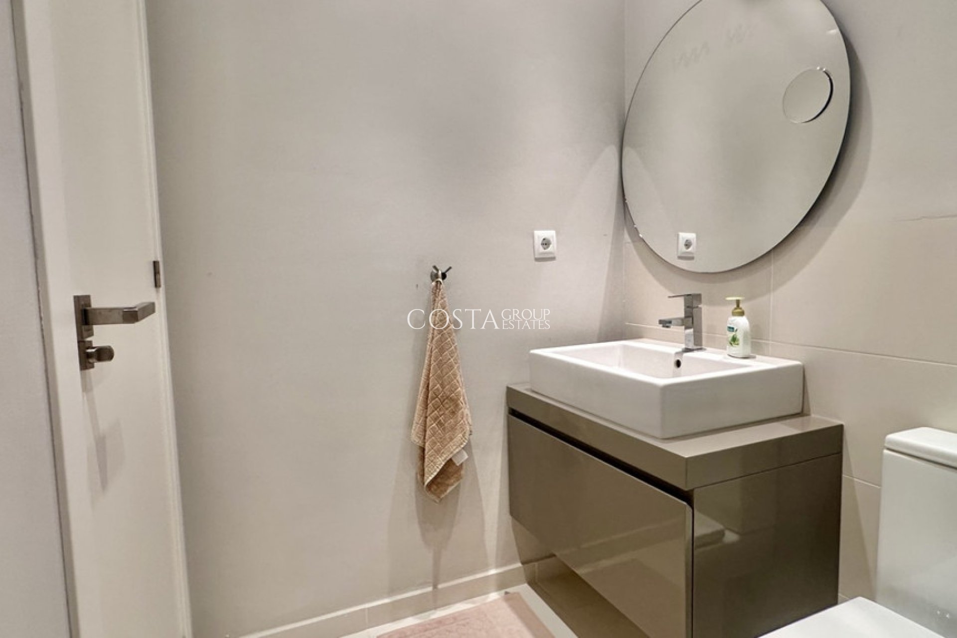 Resale - Apartments -
Orihuela Costa - Villamartin