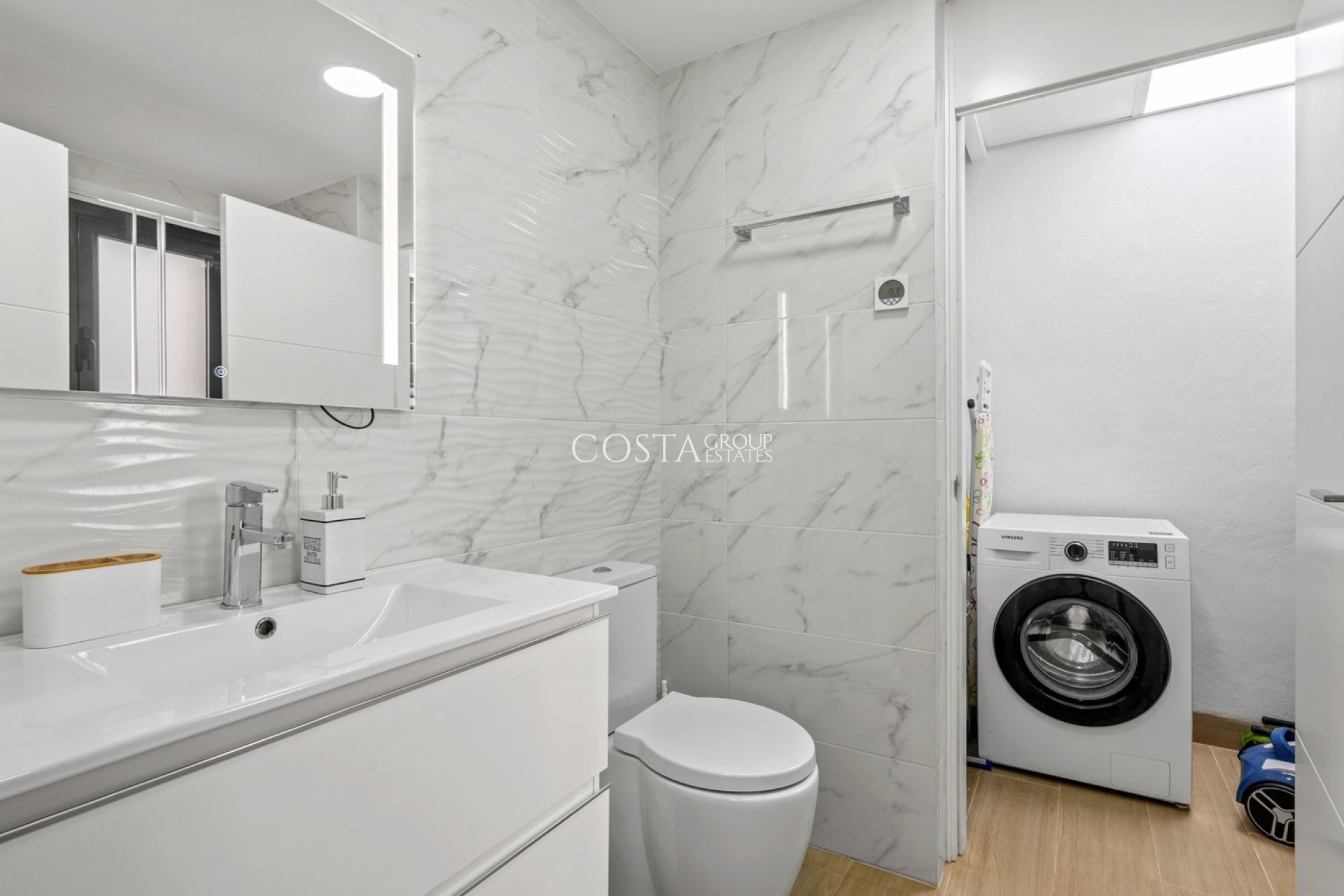 Resale - Apartments -
Orihuela Costa - Villamartín
