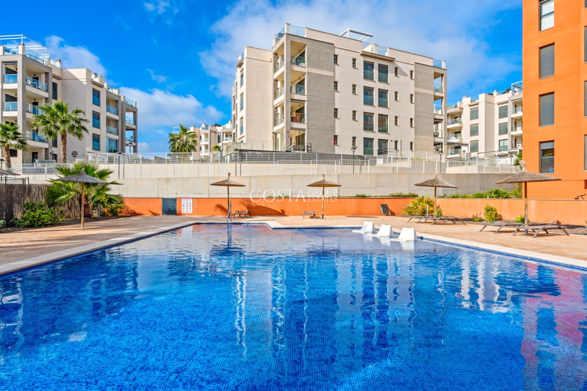 Resale - Apartments -
Orihuela Costa - Villamartín