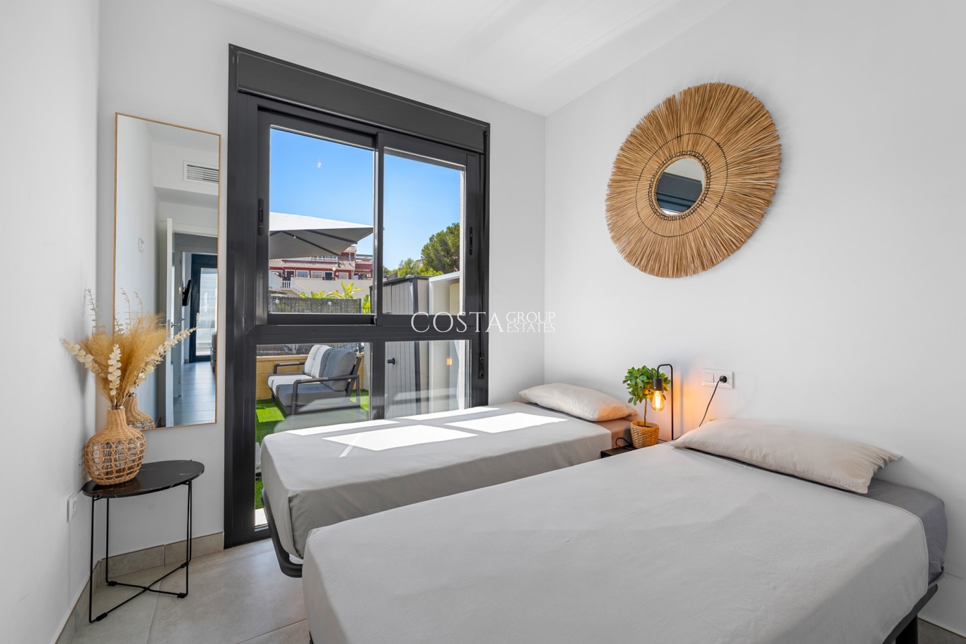 Resale - Apartments -
Orihuela Costa - Villamartin