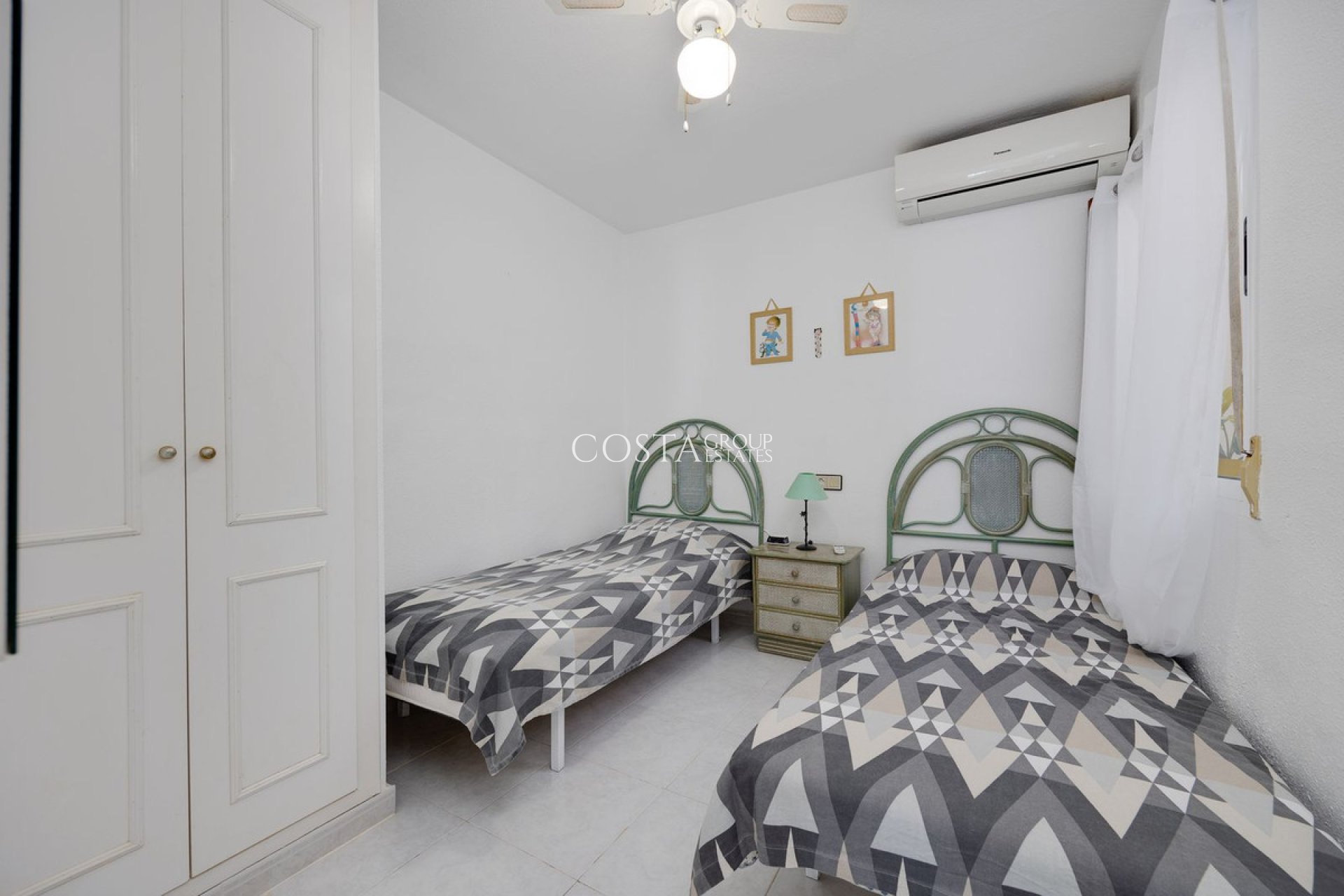 Resale - Apartments -
Orihuela Costa