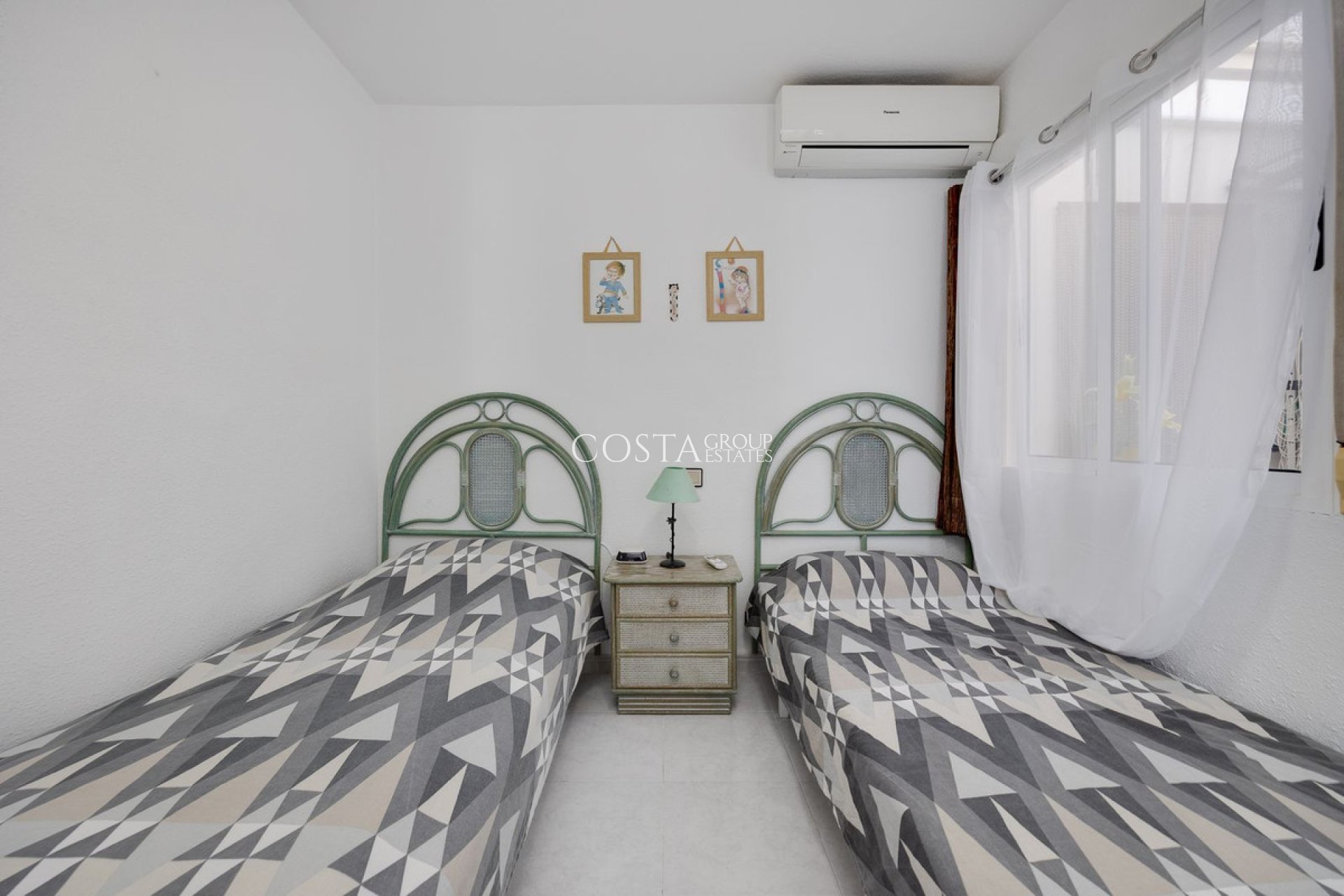 Resale - Apartments -
Orihuela Costa