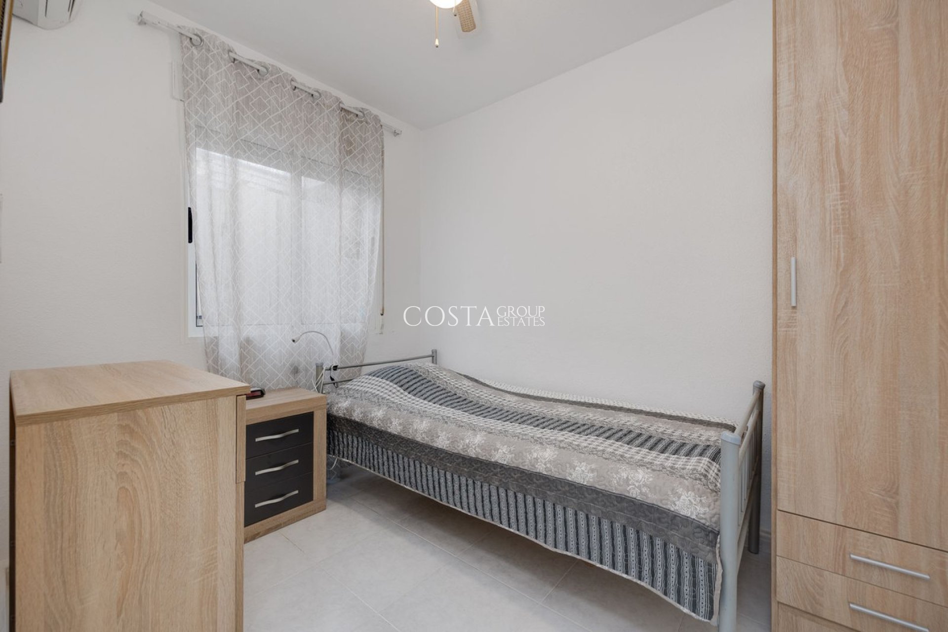 Resale - Apartments -
Orihuela Costa