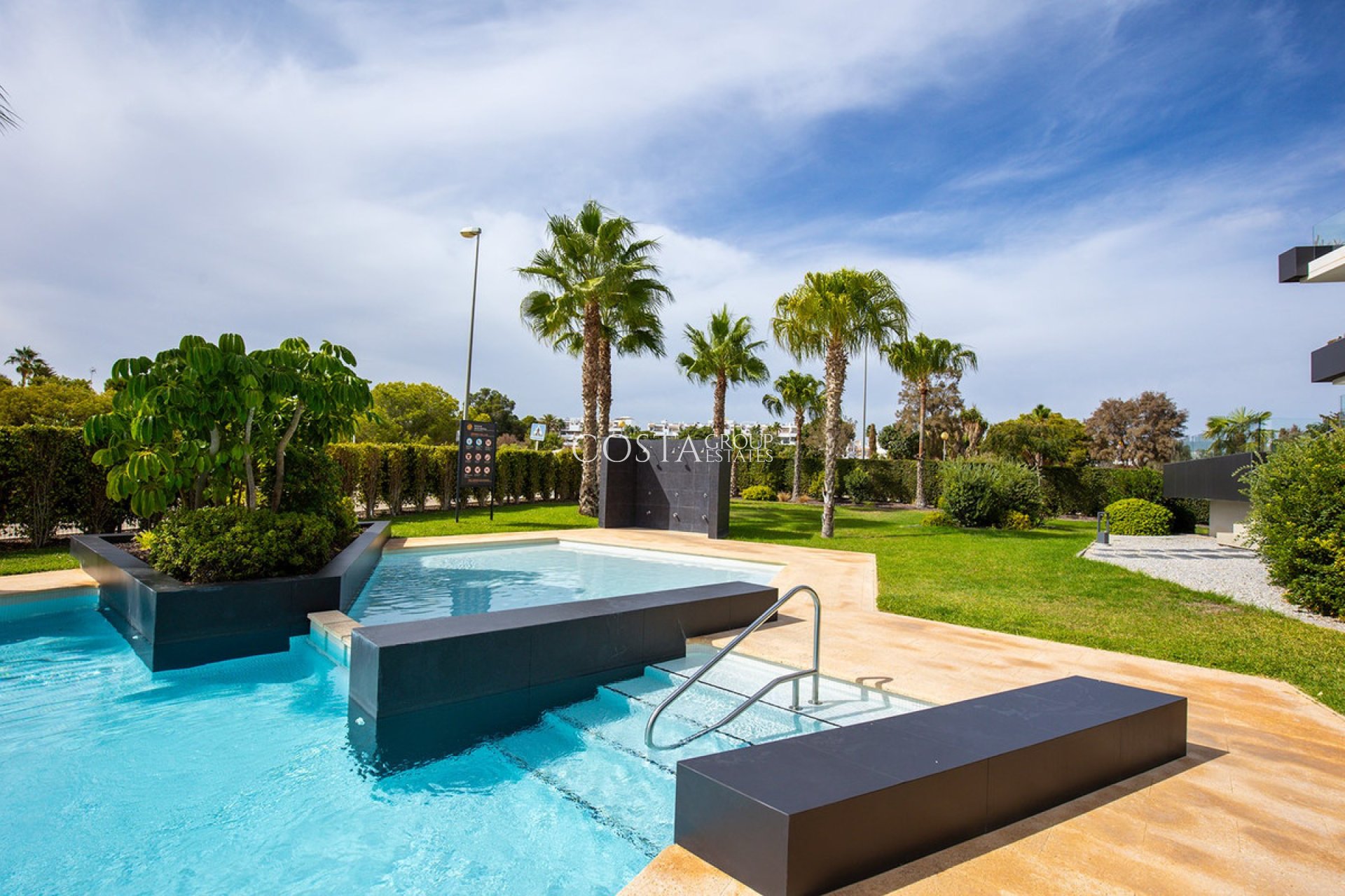 Resale - Apartments -
Orihuela Costa