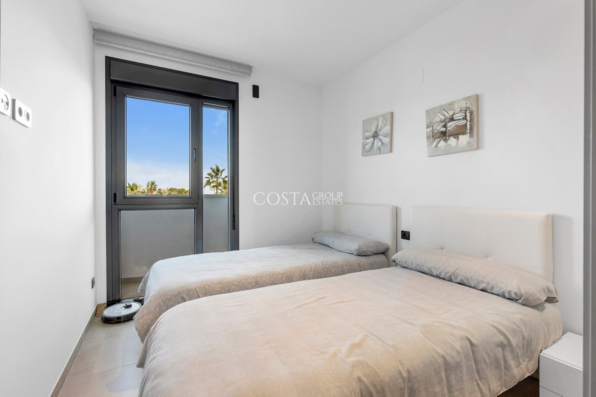 Resale - Apartments -
Orihuela Costa