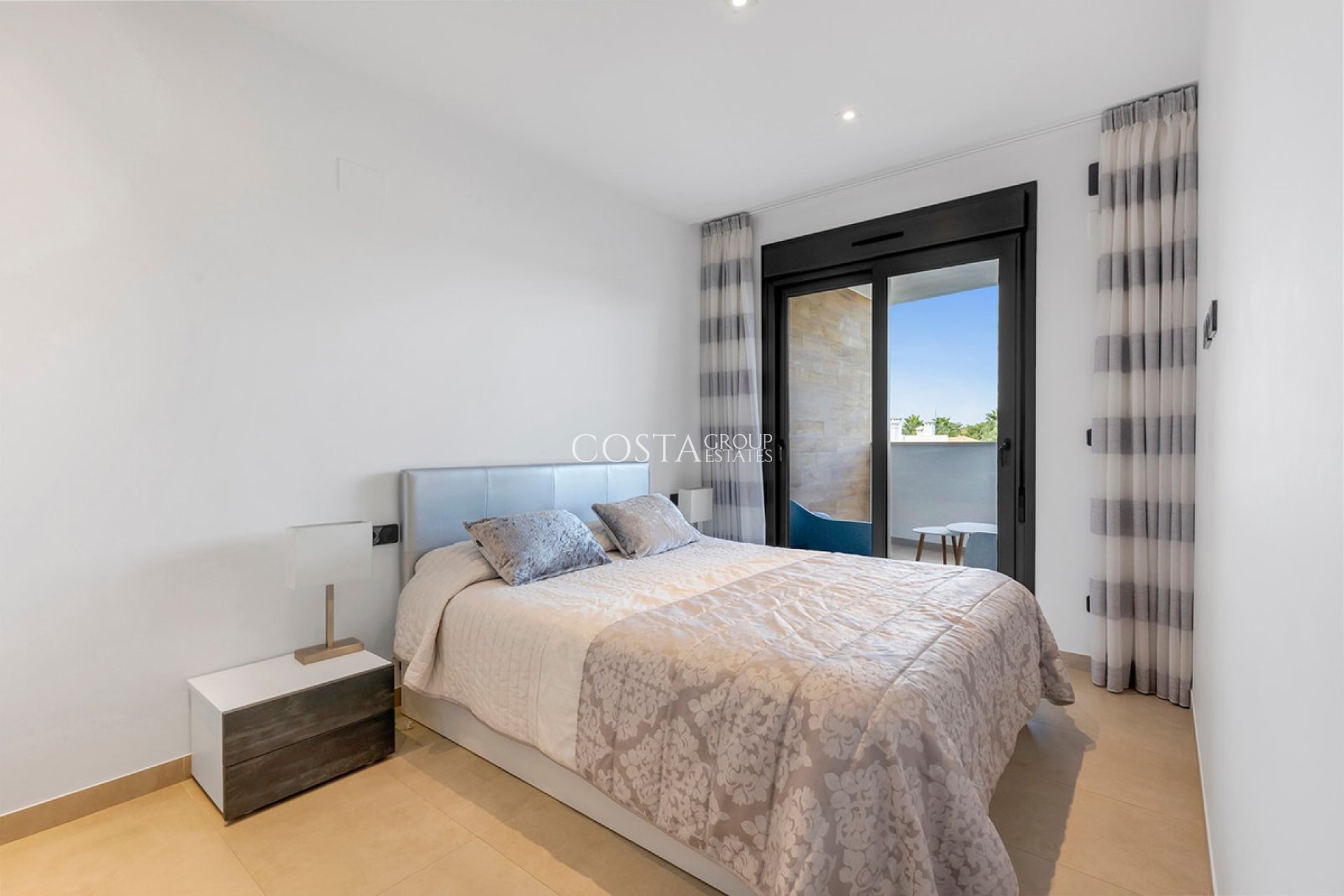 Resale - Apartments -
Orihuela Costa