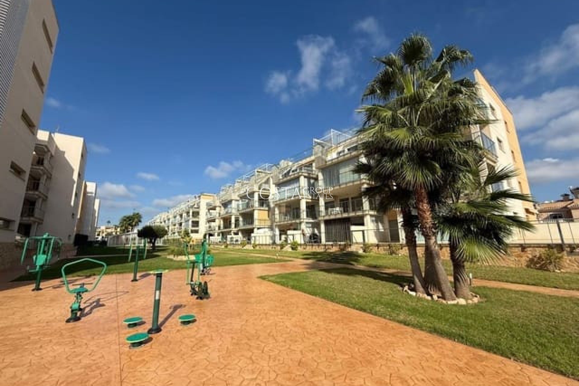 Resale - Apartments -
Orihuela Costa