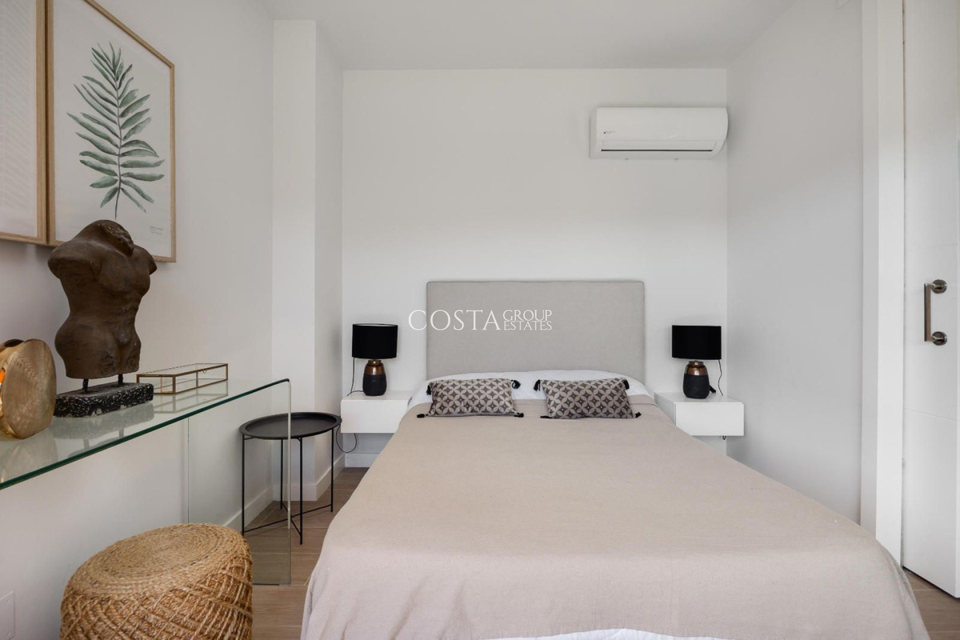 Resale - Apartments -
Orihuela Costa