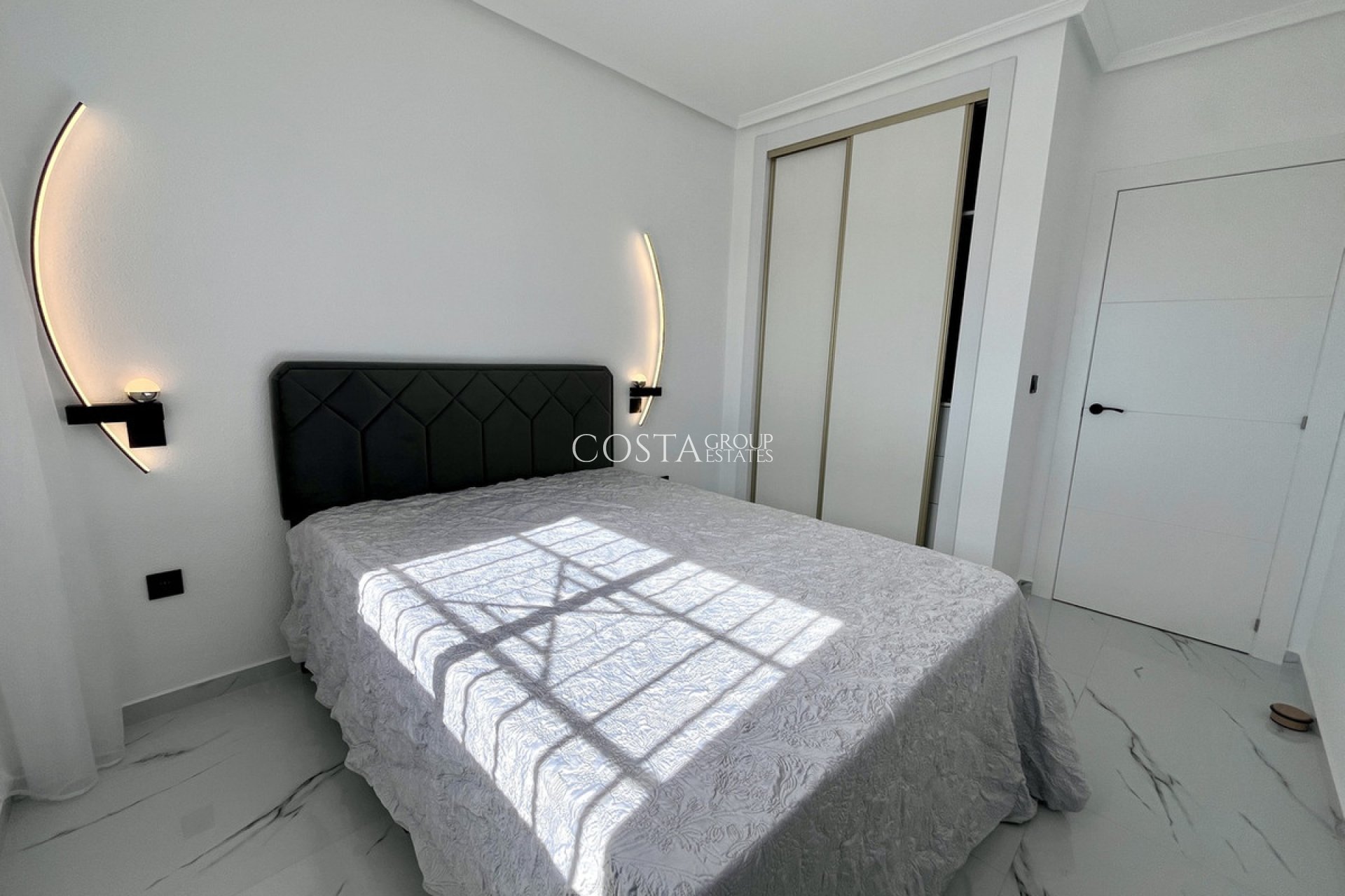 Resale - Apartments -
Orihuela - La Zenia