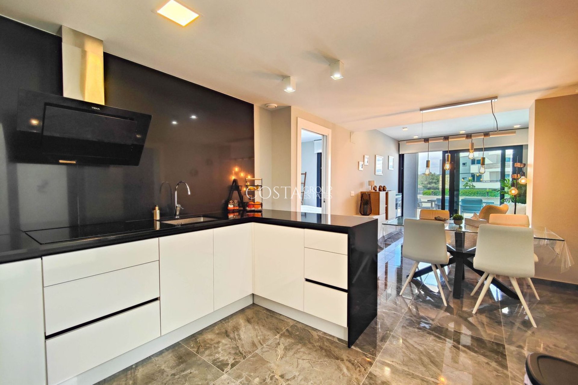 Resale - Apartments -
Orihuela - Orihuela Costa