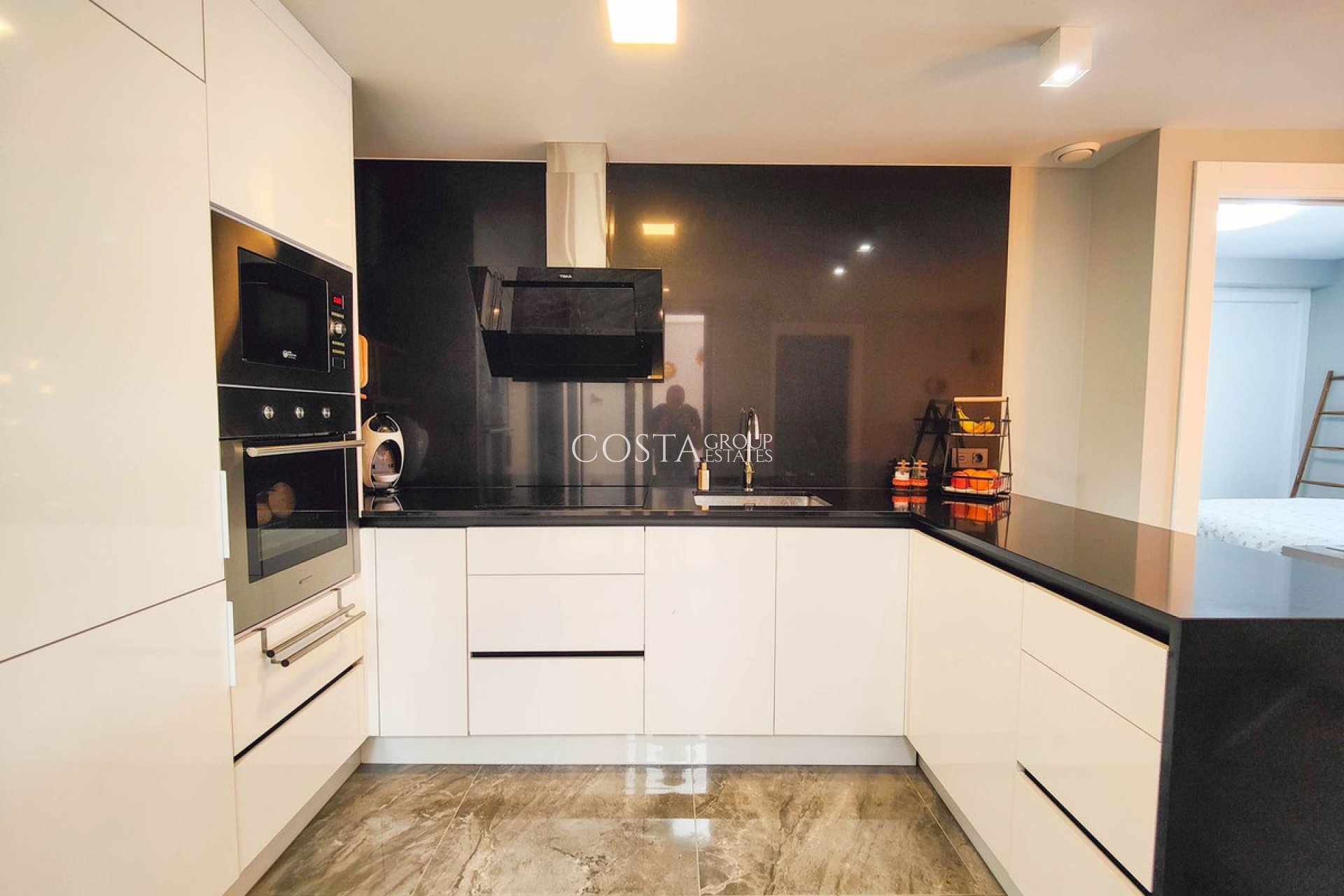 Resale - Apartments -
Orihuela - Orihuela Costa